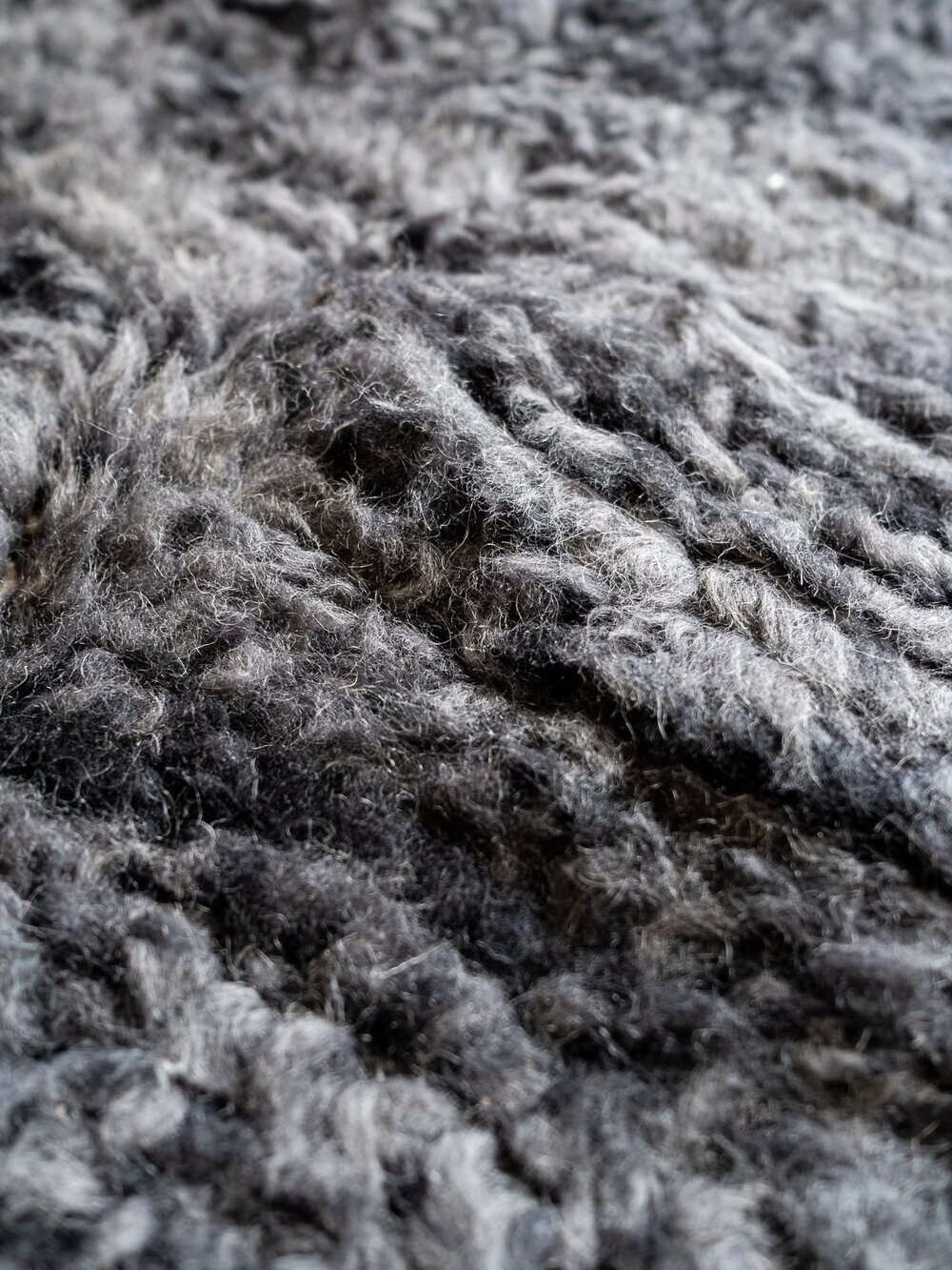 aventyr-moroccan-beni-ourain-wool-rug-noir-2.jpg