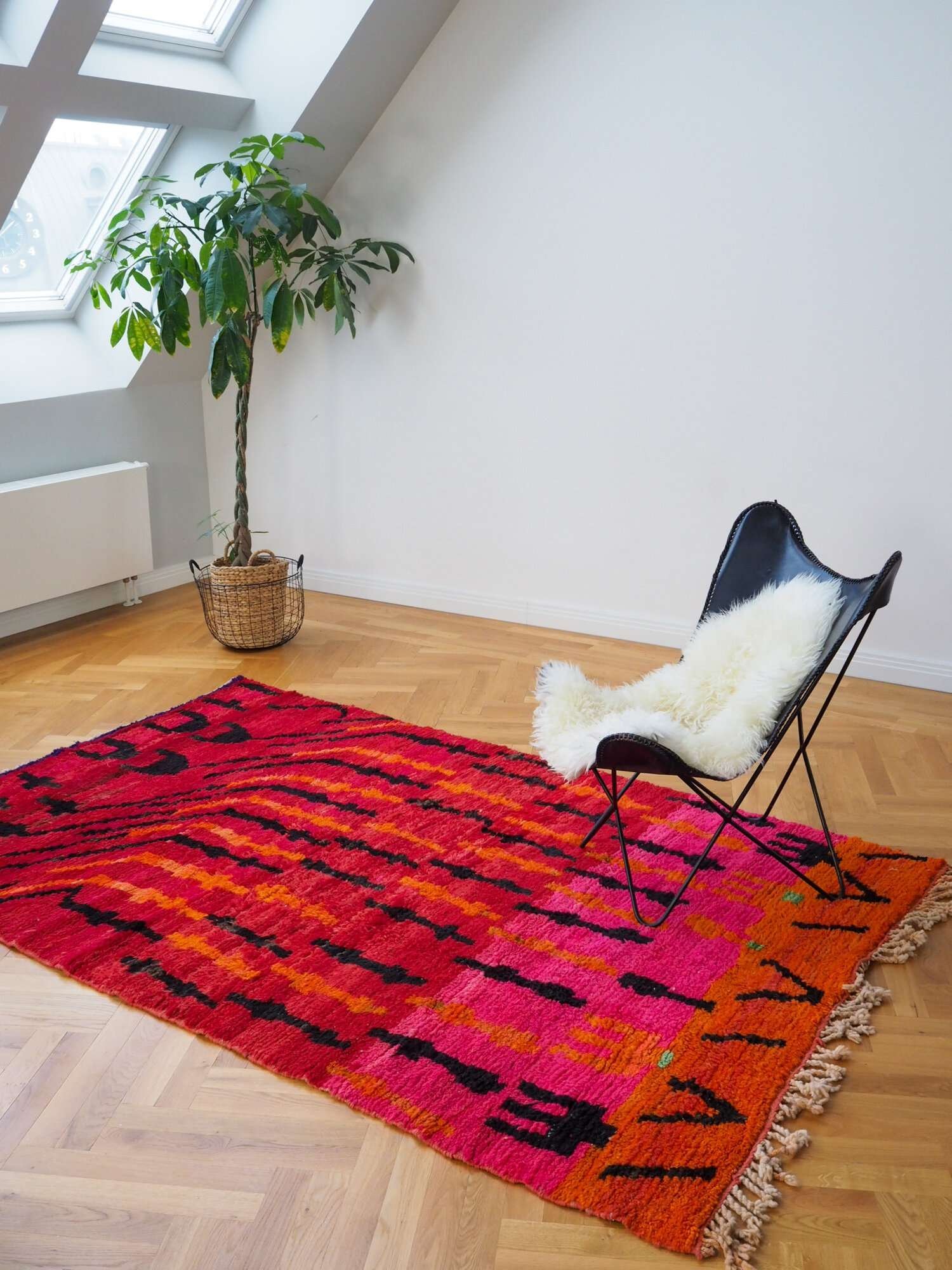 aventyr-moroccan-boujad-wool-rug-fireworks-2.jpeg