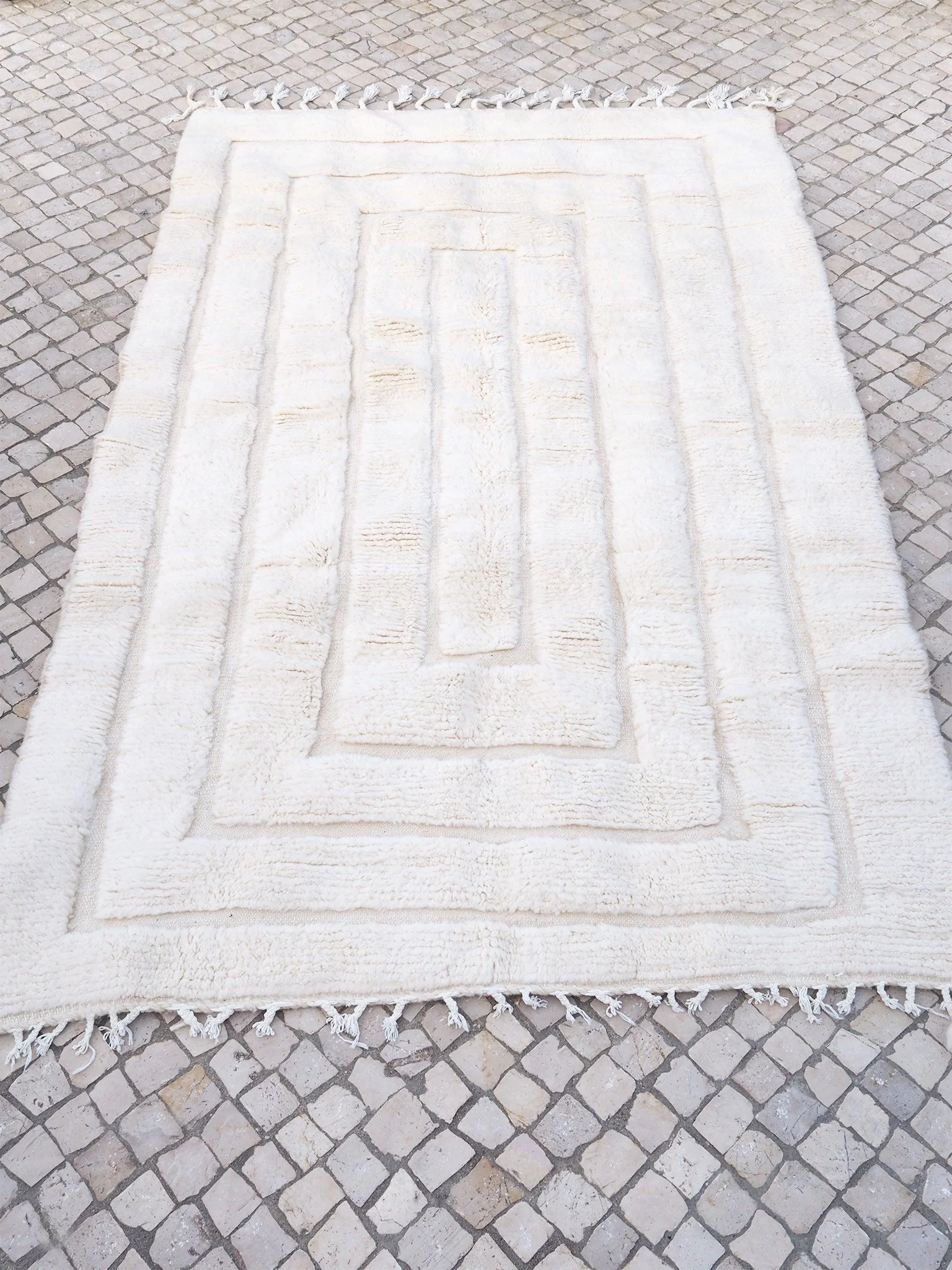 aventyr-moroccan-beniourain-wool-rug-baaka-6.jpg