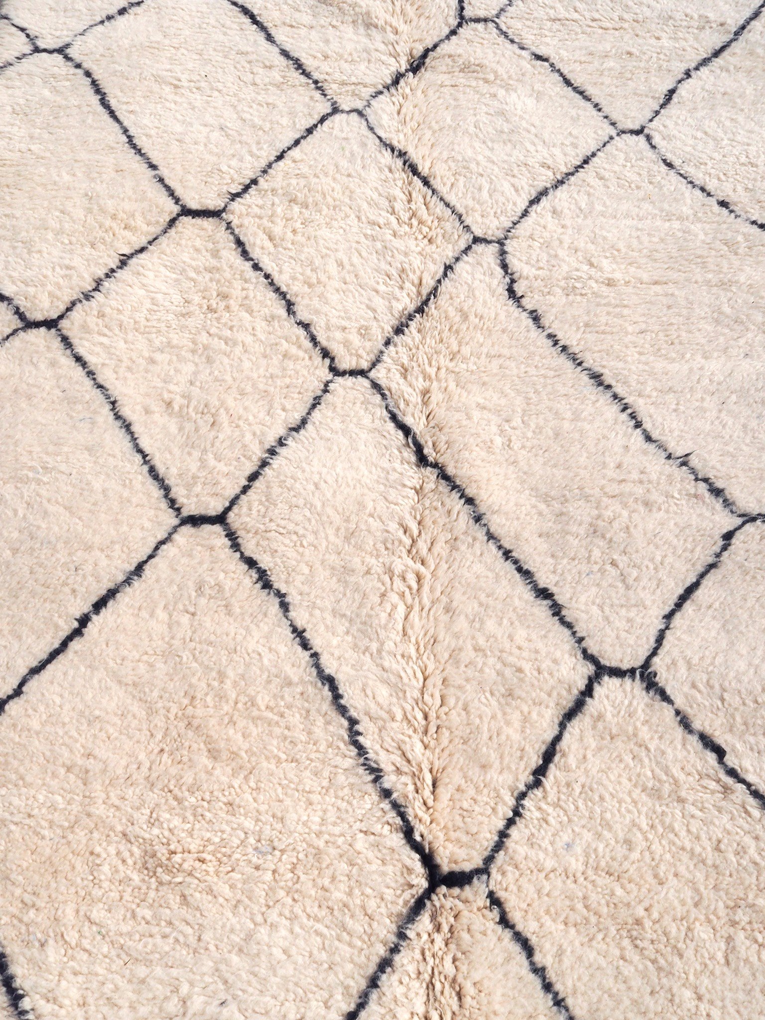 moroccan-beniourian-wool-rug-Yassinne-2.jpg
