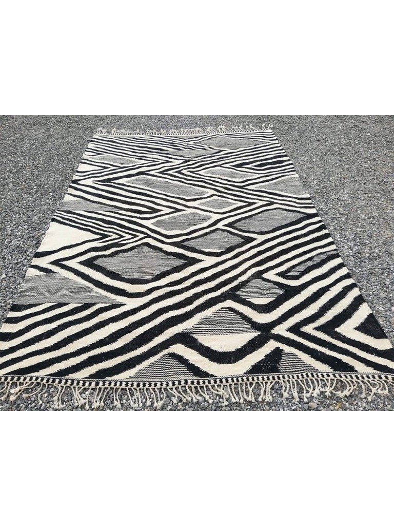 aventyr-moroccan-zanafi-flatweave-wool-kilim-Imane-3.jpg