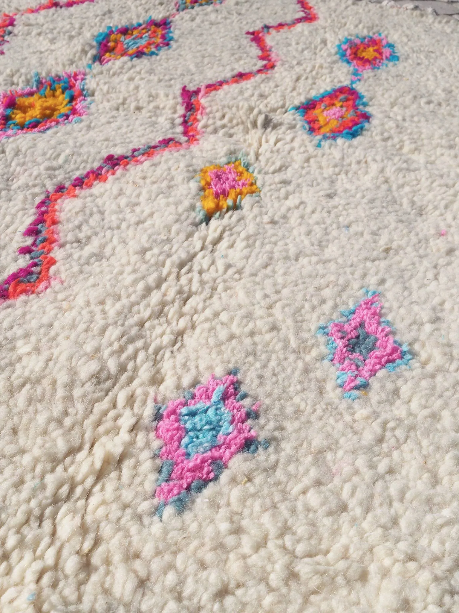 aventyr-azilal-wool-rug-star-diamonds-7.jpg