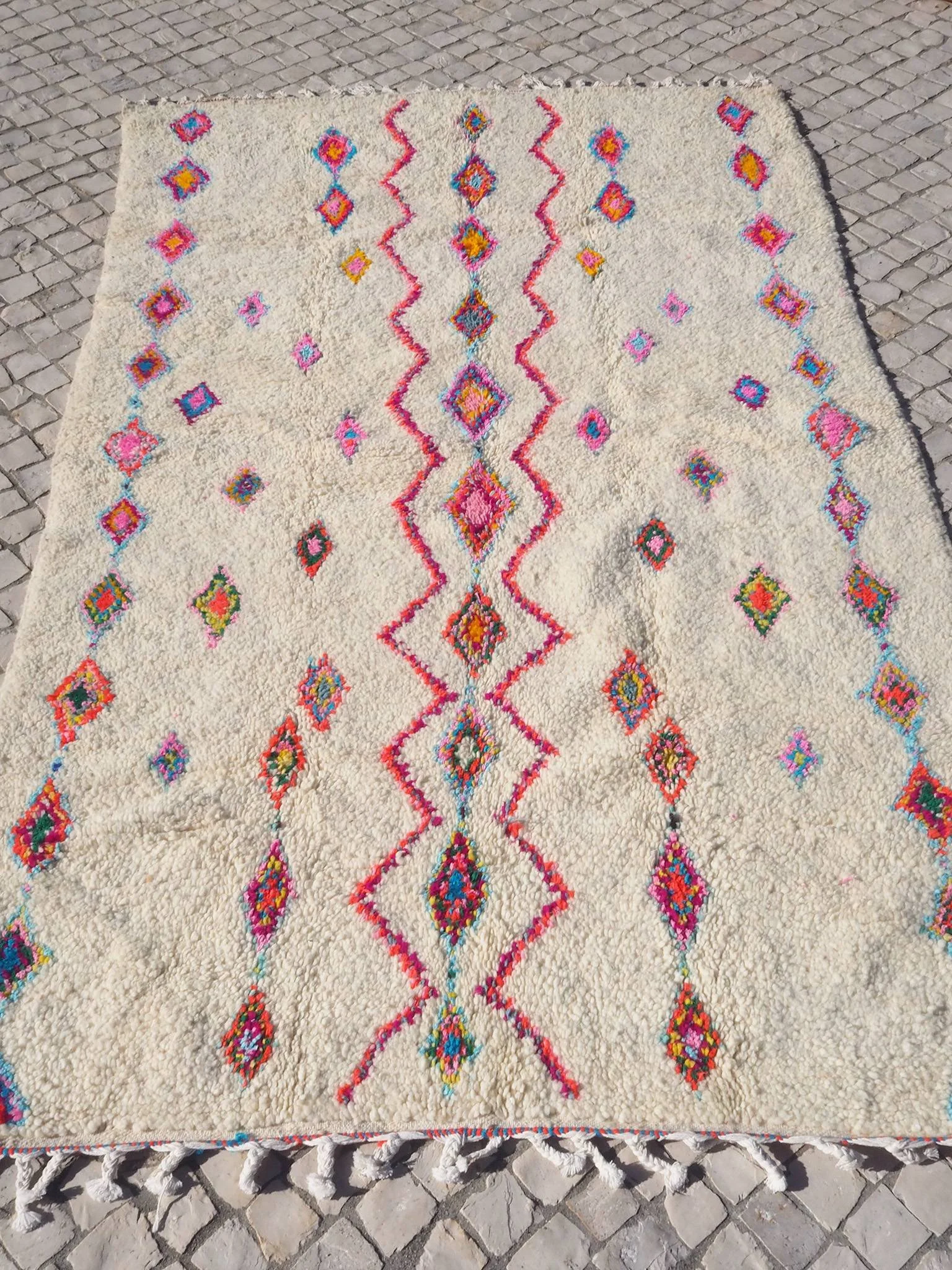 aventyr-azilal-wool-rug-star-diamonds-3.jpg
