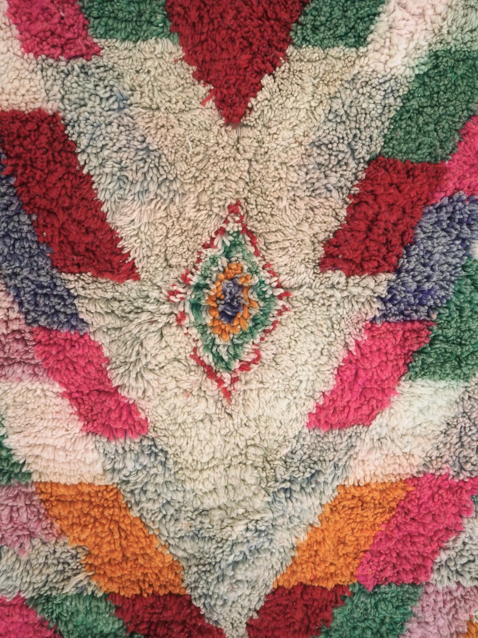 moroccan-wool-boujad-rug-rainbow-diamonds-260x160cm-4.jpg