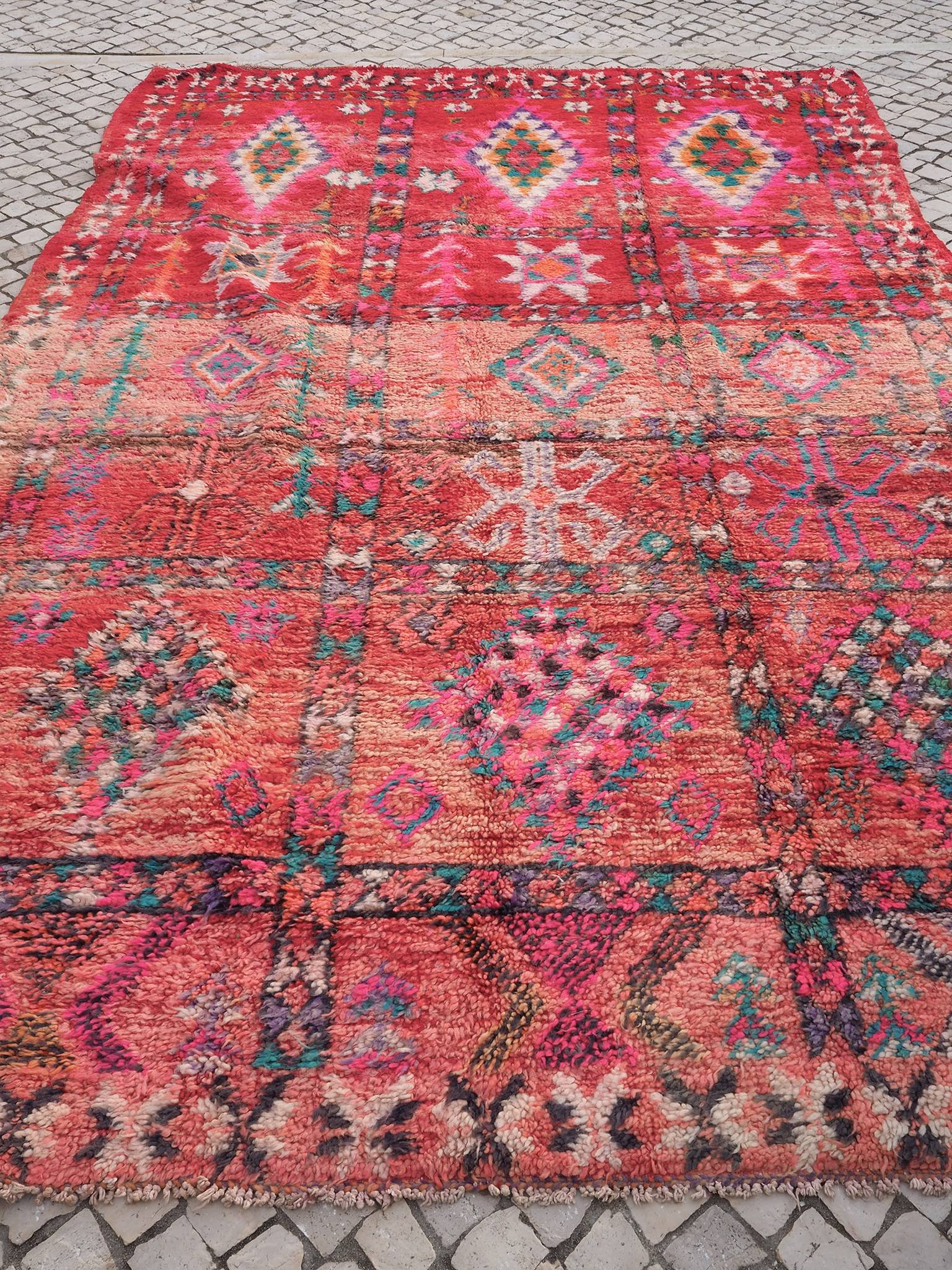 aventyr-moroccan-vintage-beni-mguild-rug-happy-2.jpg