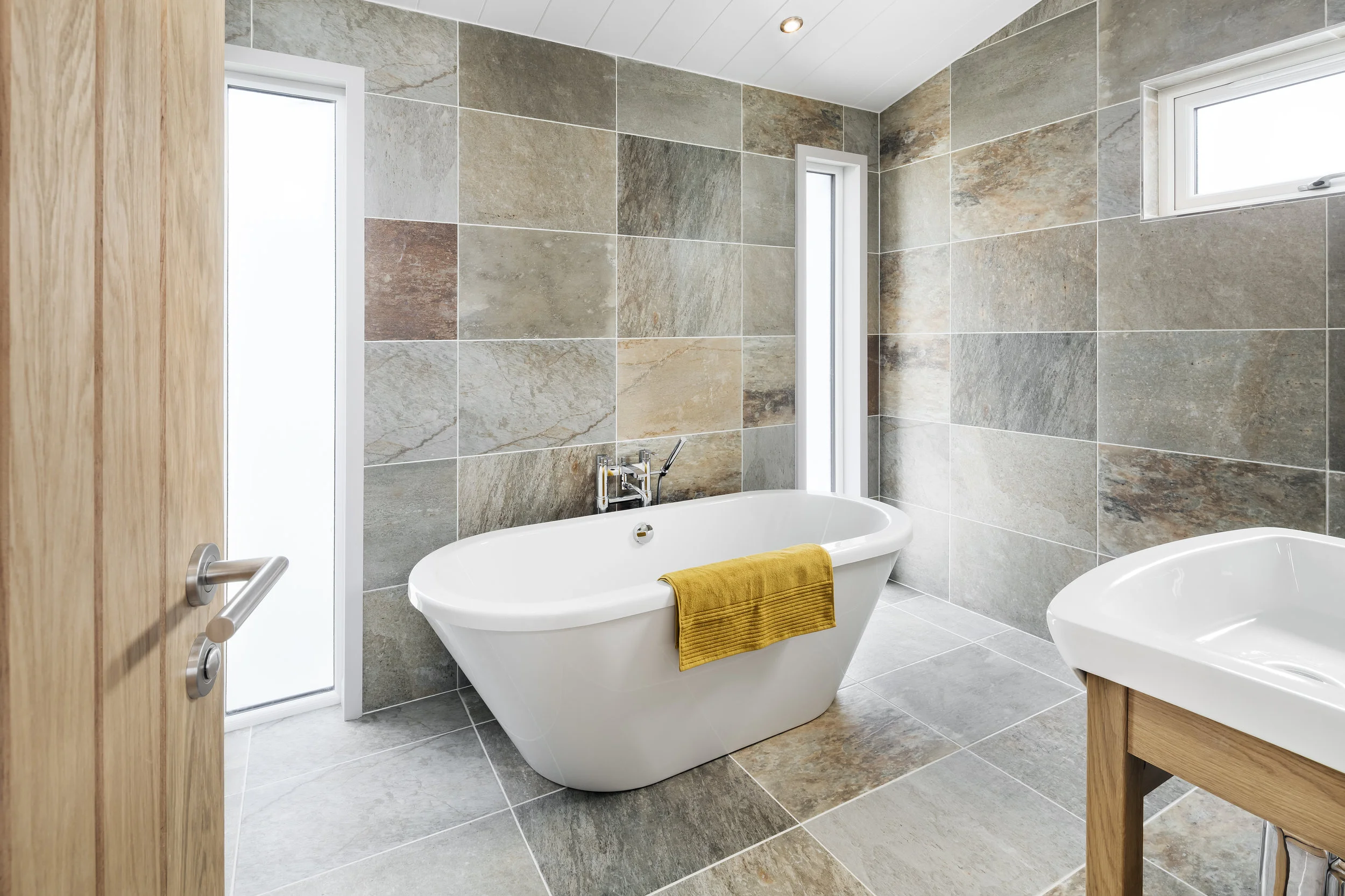 Washroom B1.jpg