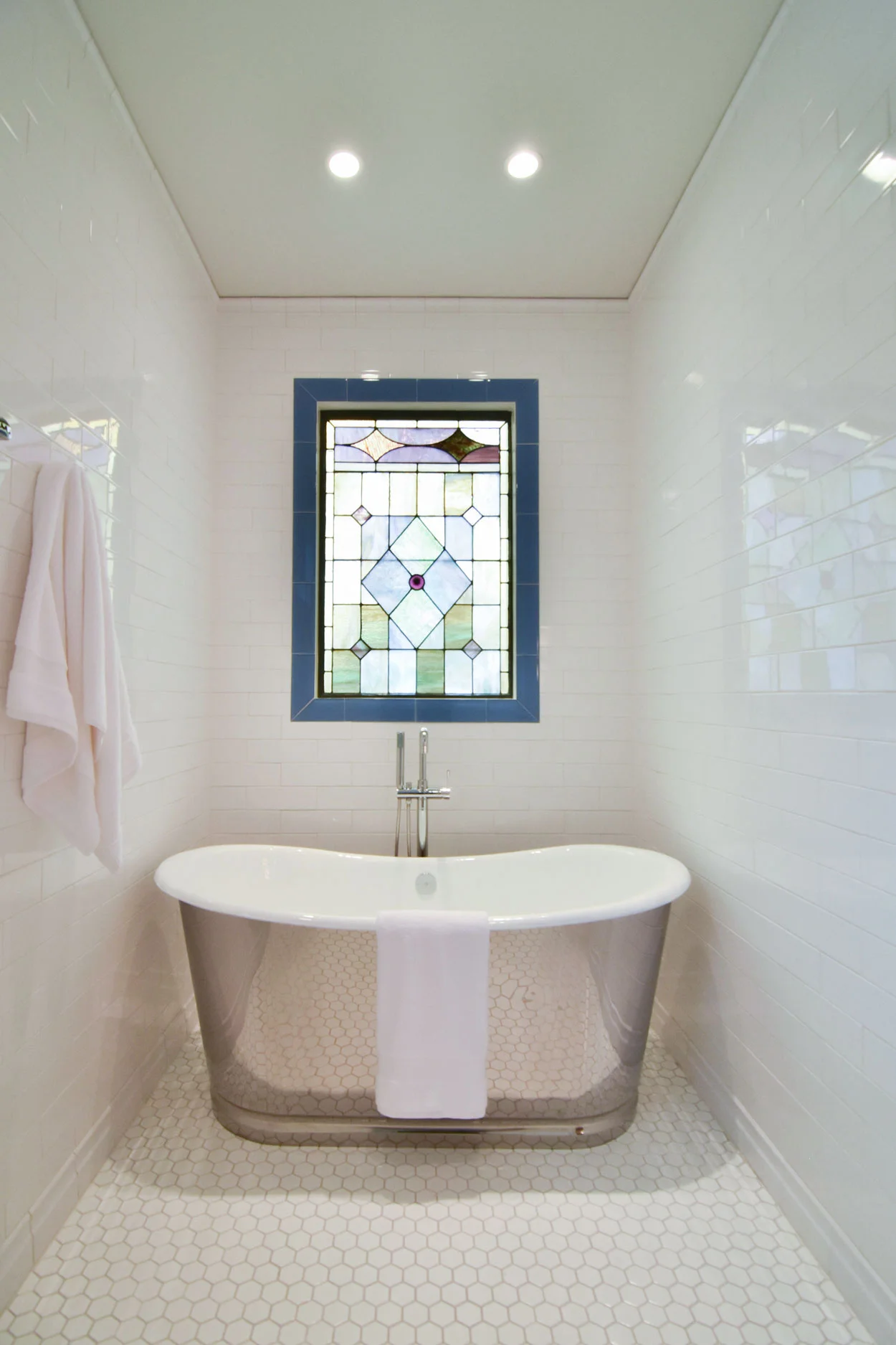 18-colonial-bathroom-3547-1250x1875.jpg