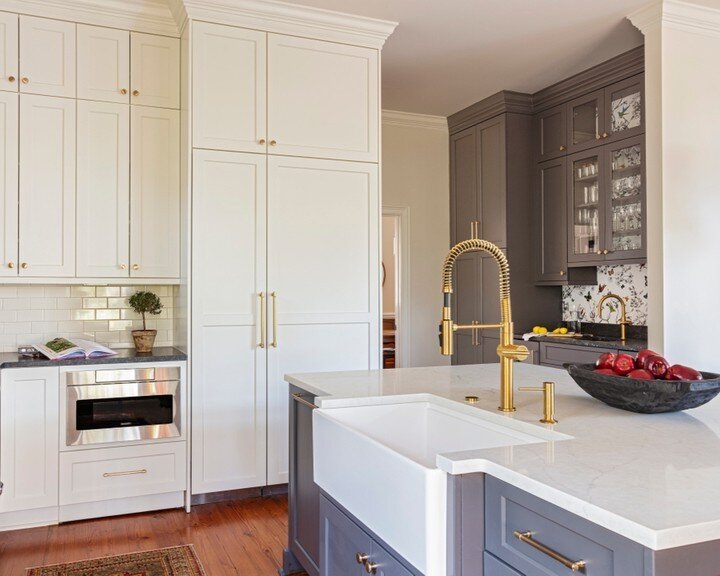 Brass fixtures from @designontapchs are the perfect finishing touch in this kitchen &amp; butler's pantry.​​​​​​​​​.
Photography: @julialynnphotography
.
.
.
#customkitchens #brassaccents #chefskitchen #home #design #renovation