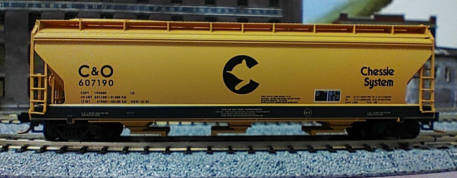 Micro-trains MTL N Union Pacific 3-bay COVD Hopper 09400601 for sale online 