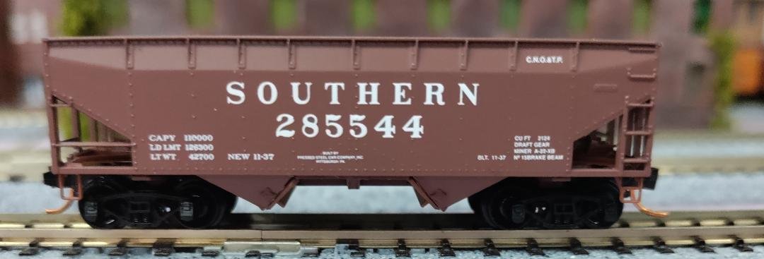 Micro-Trains MTL N-Scale Two-Bay Open Hopper Central of Georgia/C of G #21643 