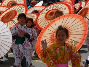 Kids with umbella Obon.jpeg