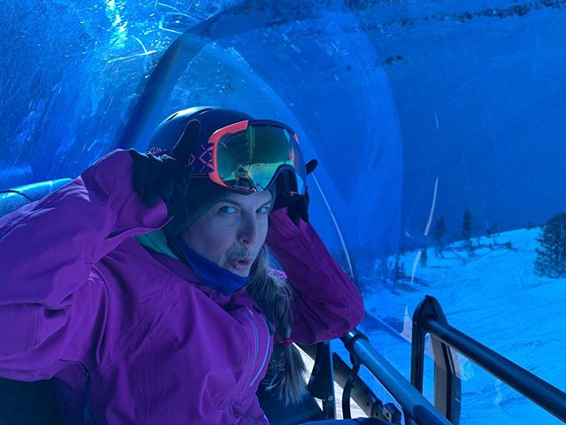 Channeling our inner aliens as we ride the space ships to the top of @bigskyresort 🖖🏼👽🛸
#faroutman #giveabuck #geardotcompartner