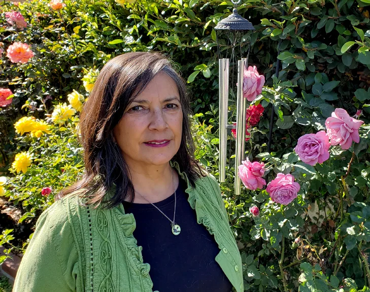 lizgonzalez author photo kb500.jpg