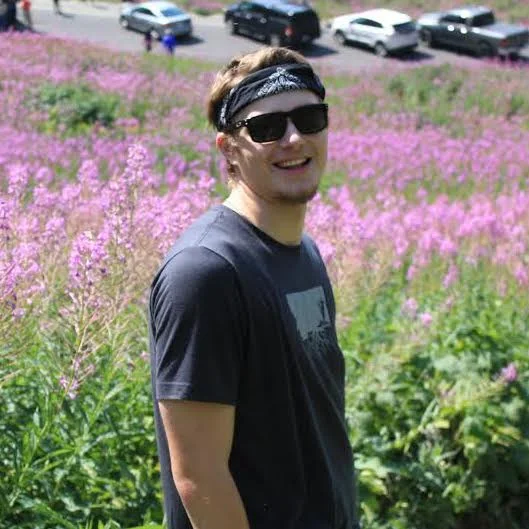Dylan Haggart I am a sophomore born and raised in Missoula. I am currently majoring in political science. I love my dogs and going skiing!
