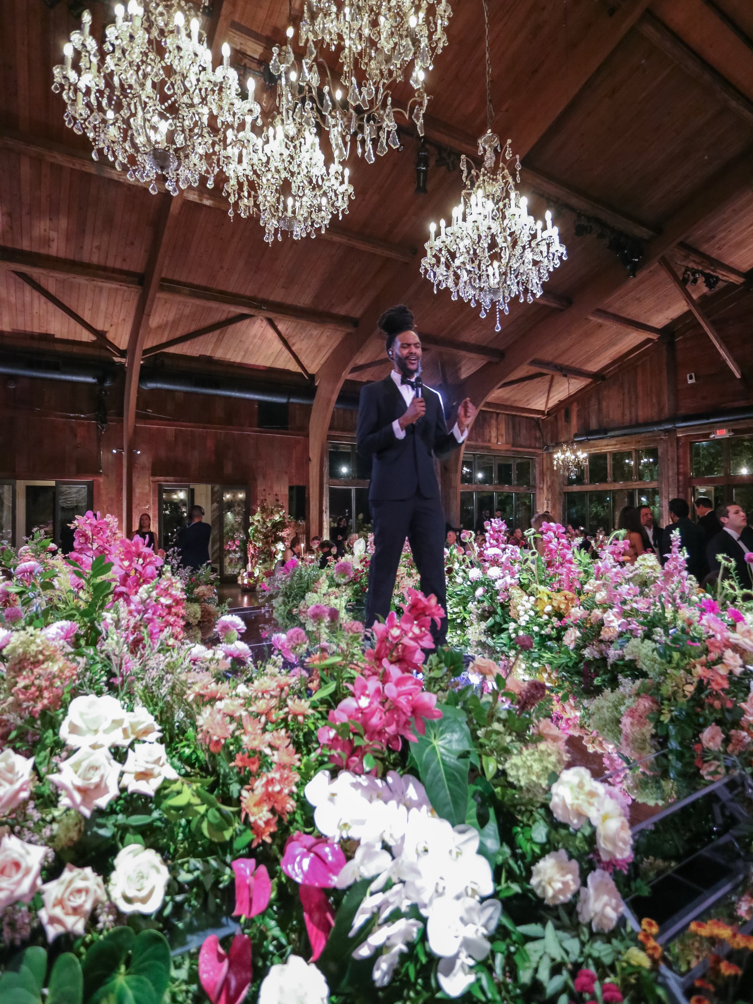 Pairing dynamic lighting shifts with crystal-clear sound elevates both the energy and the emotional arc of any event. Our team makes sure your guests see the attention to detail in the florals and hear the unforgettable speeches. 

📍 @thesistersofce