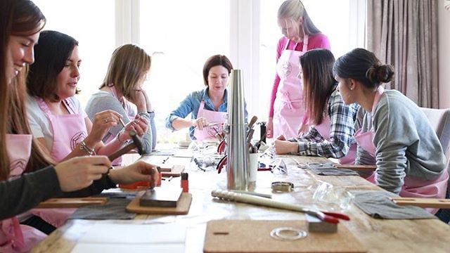 My fantastically talented friend has made this short film for me
•
If you have ever wondered what Jewellery Moves is about and specifically what happens when you invite me into your home to run a workshop this illustrates the experience perfectly.
•
Thank you to @alexandrajanehart for making this happen!
•
I hope you enjoy it.
•
Love, Fiona
•
#jewellerymoves #hobbytocareer #hobbytobusiness #makejewellery #hampshirejeweller #andover #hampshiremums #hampshirewomeninbusiness #makeyourown #jewellerygeek #jewelleryparty #creativestory #silverringworkshop #bangleworkshop #jewelleryworkshop