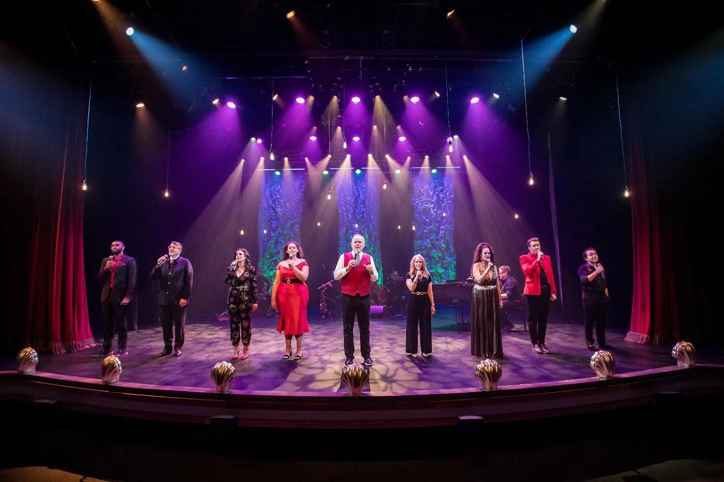 Congratulations and happy closing to the incredible cast, band, crew and creative team of JOURNEY ON!🎙️

📸 by Dan Norman