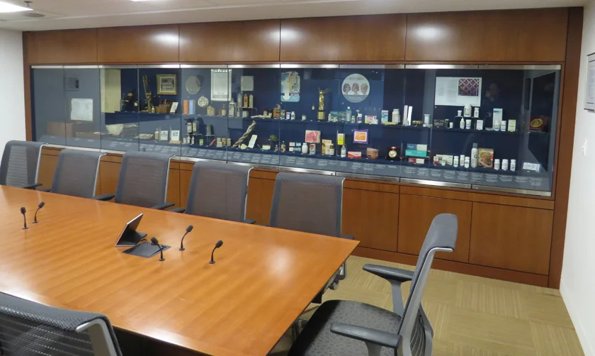 BMS_Founders_Room_case.jpg
