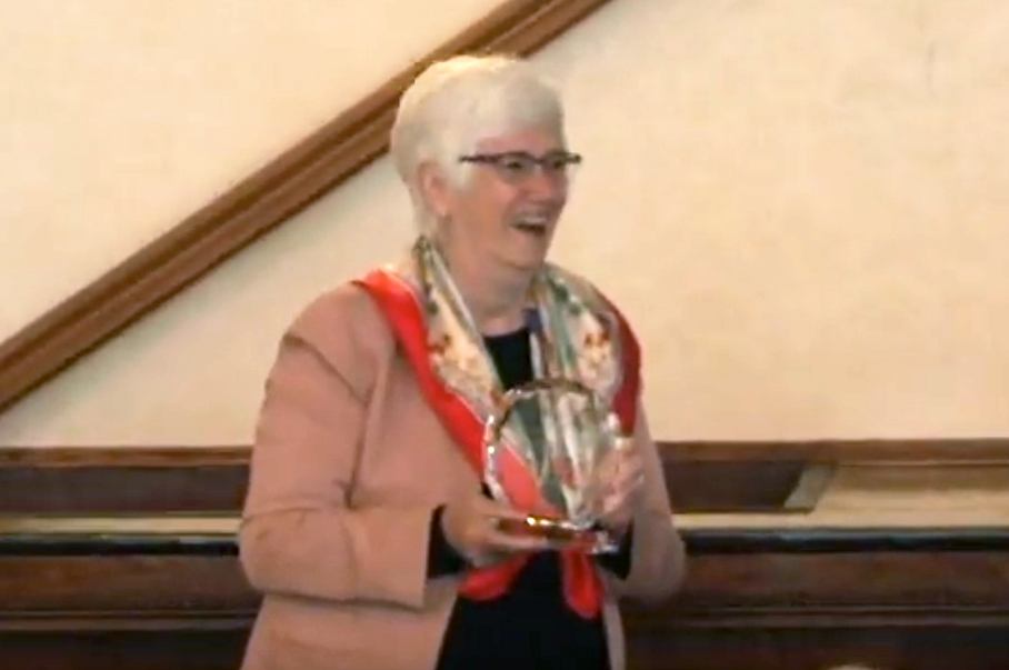 Dr. Helen Evans accepts Honorary Award