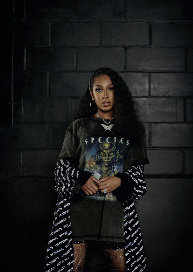 Tia Carys_DSTNGR