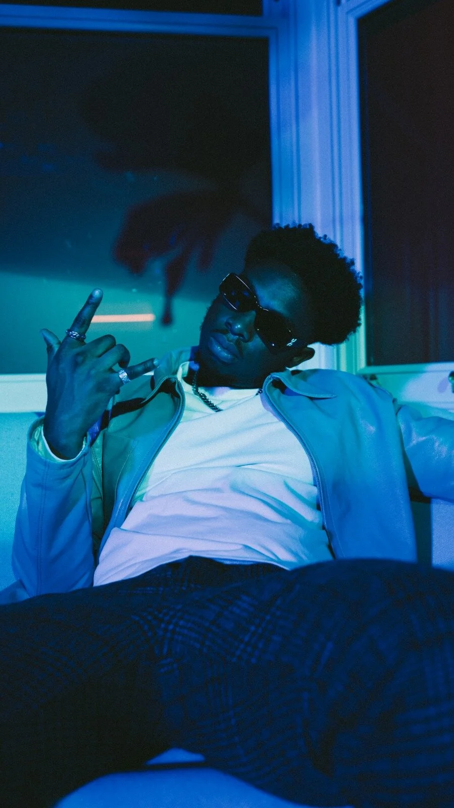 KNWGD feat. INFAMOUSIZAK - Stone Cold [Video]