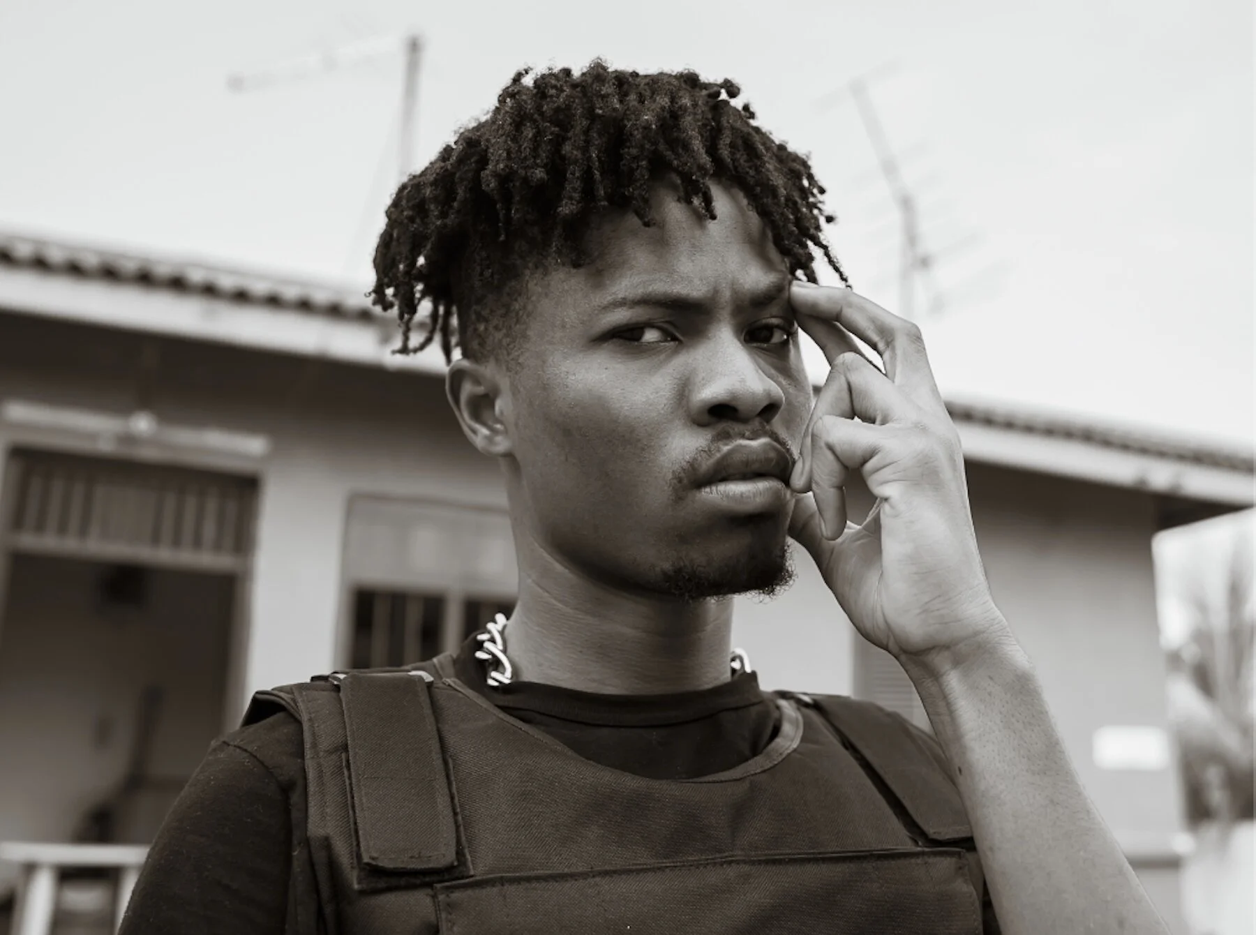 Kwesi Arthur - Winning feat. Vic Mensa [Video]