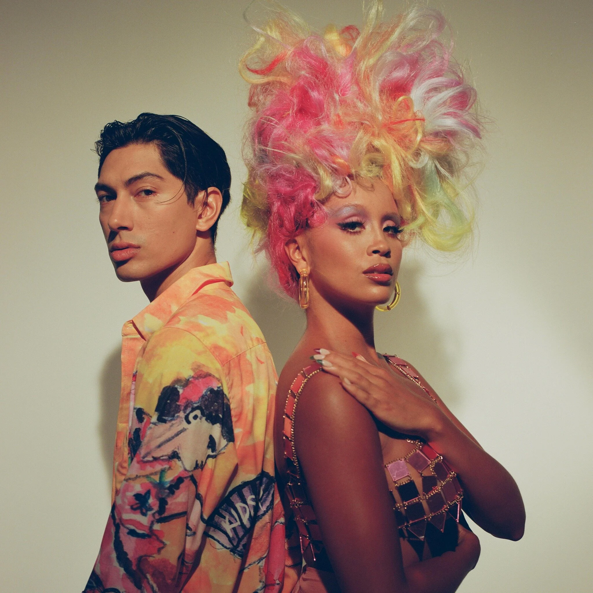 LION BABE - Signs feat. Siimbiie Lakew [Video]