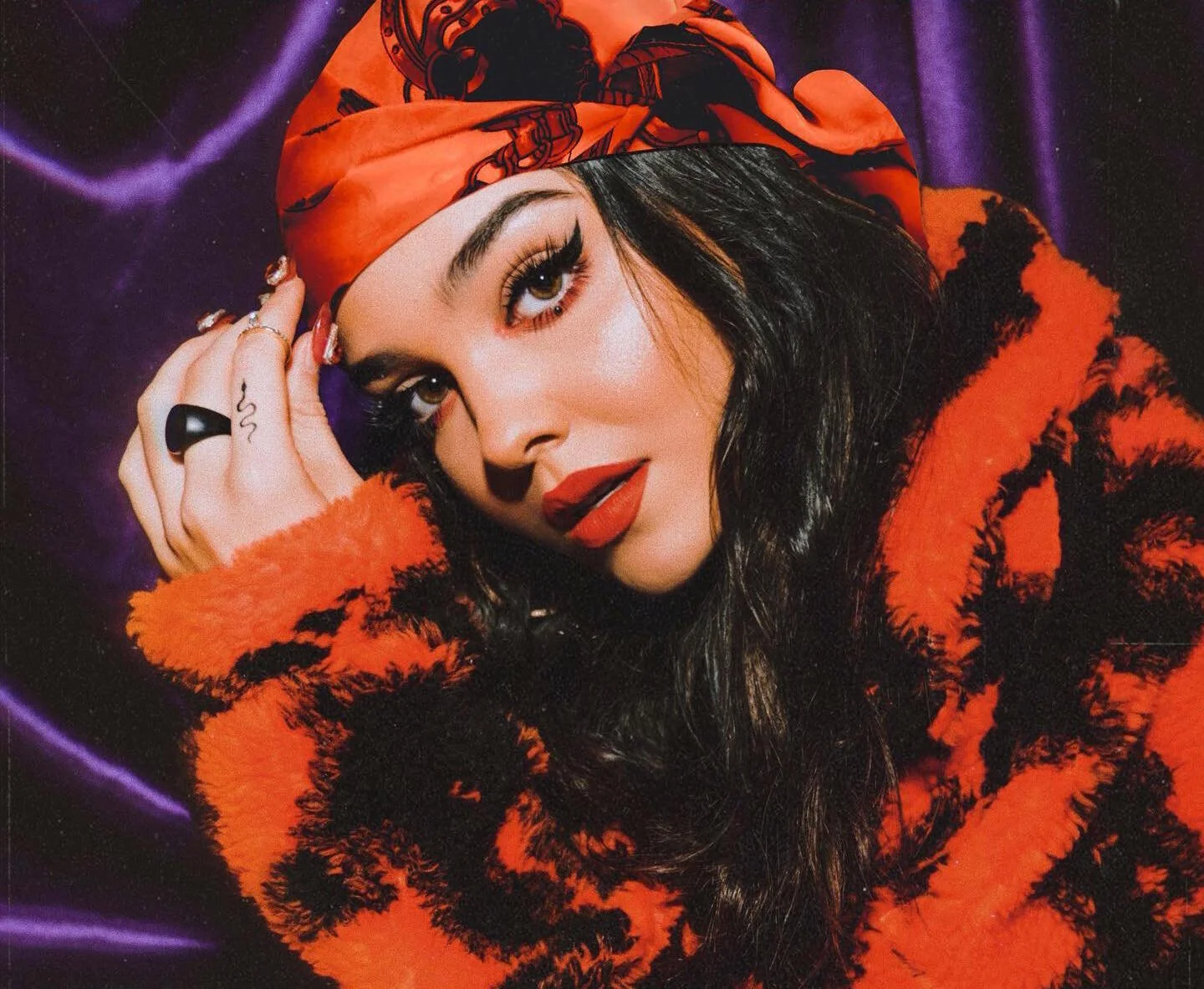 Carly Gibert - MTV Cribs [Video]