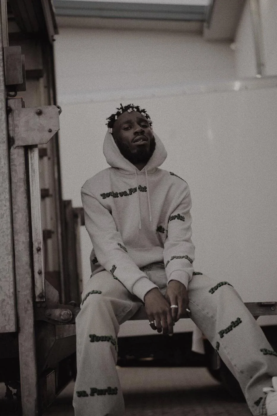 Kojey Radical - War Outside feat. Lex Amor [Video]