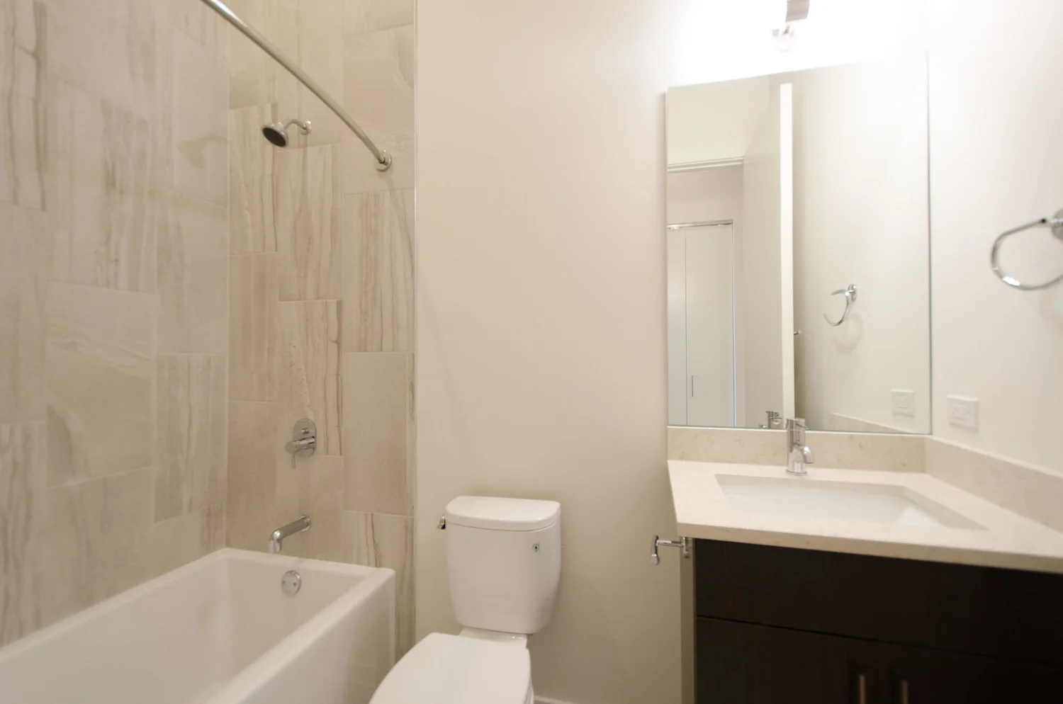 Apartment 2F Second Bath