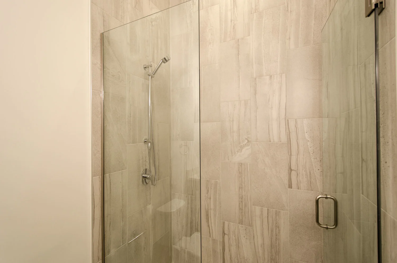 Apartment 2F Master Bath