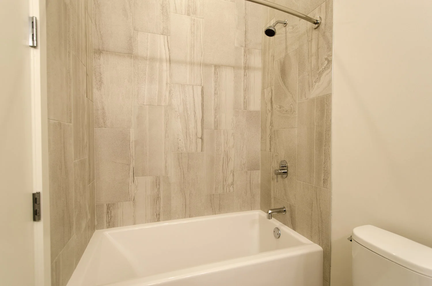 Apartment 2R Master Bath