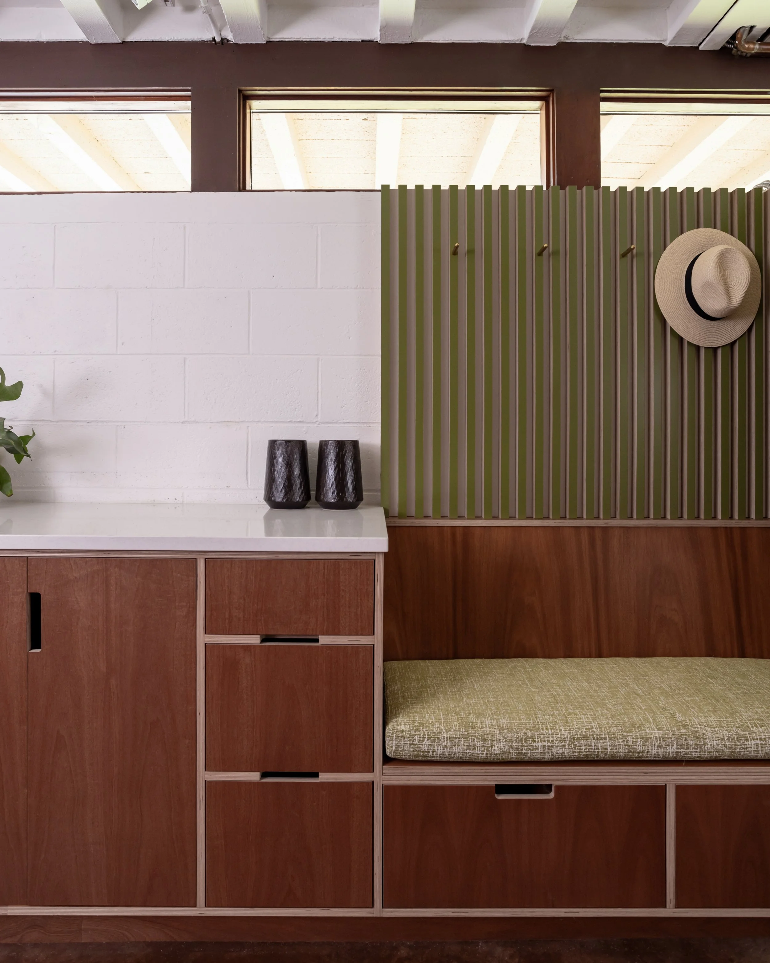 Level-HarwichHouse-Mudroom-04 copy.jpg