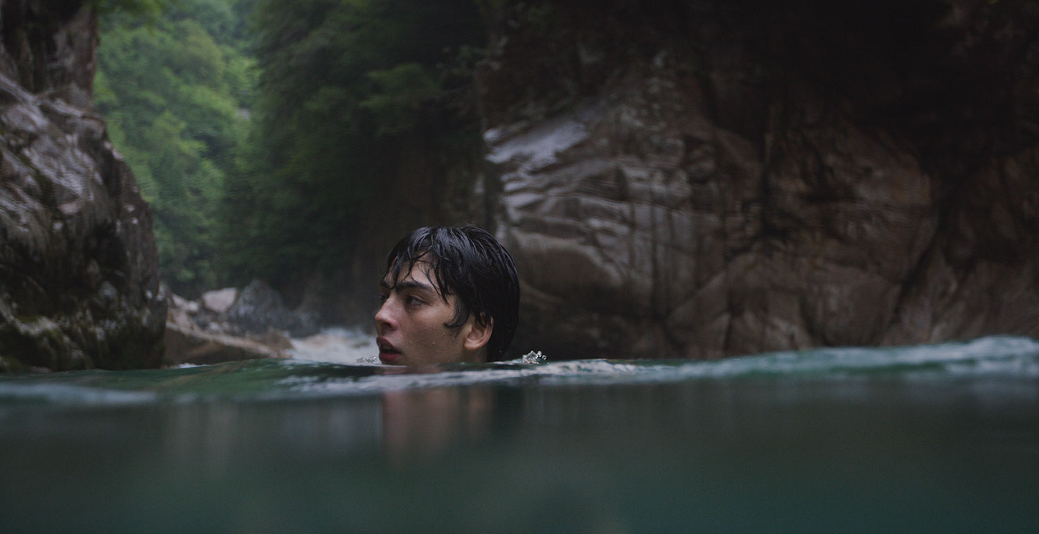 Oliver Millar Toto_LouisFloating.jpg