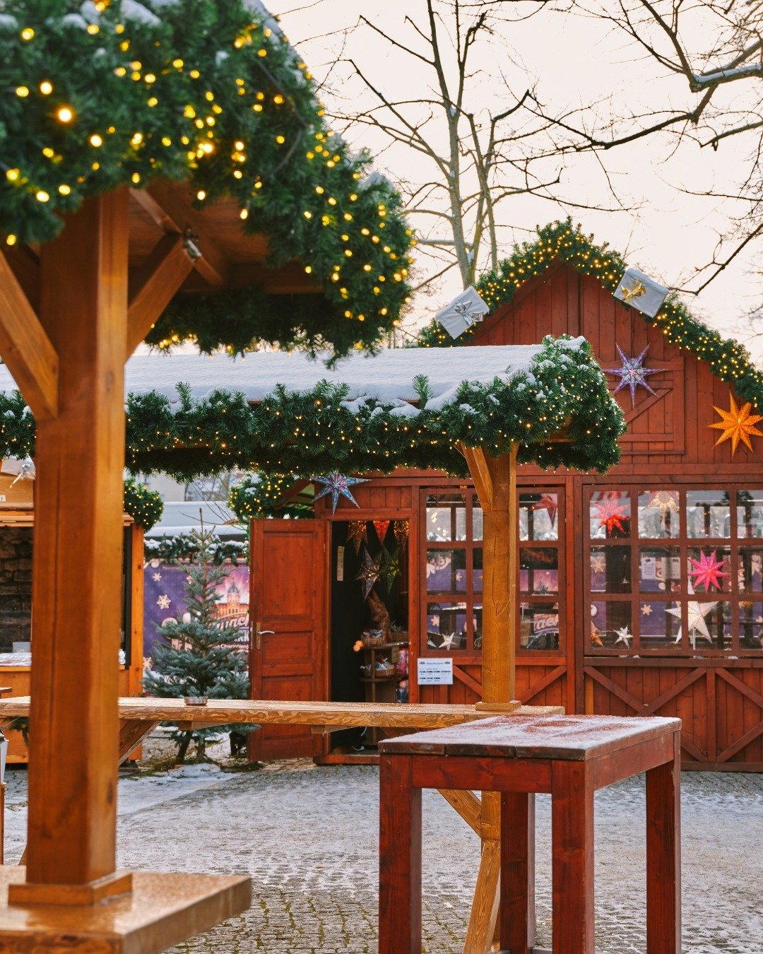 Friendly reminder: In less than two months, Europe will transform into a dazzling winter wonderland as holiday markets pop up across big cities and charming towns.

Imagine strolling down narrow cobblestone streets adorned with twinkling garlands, wh