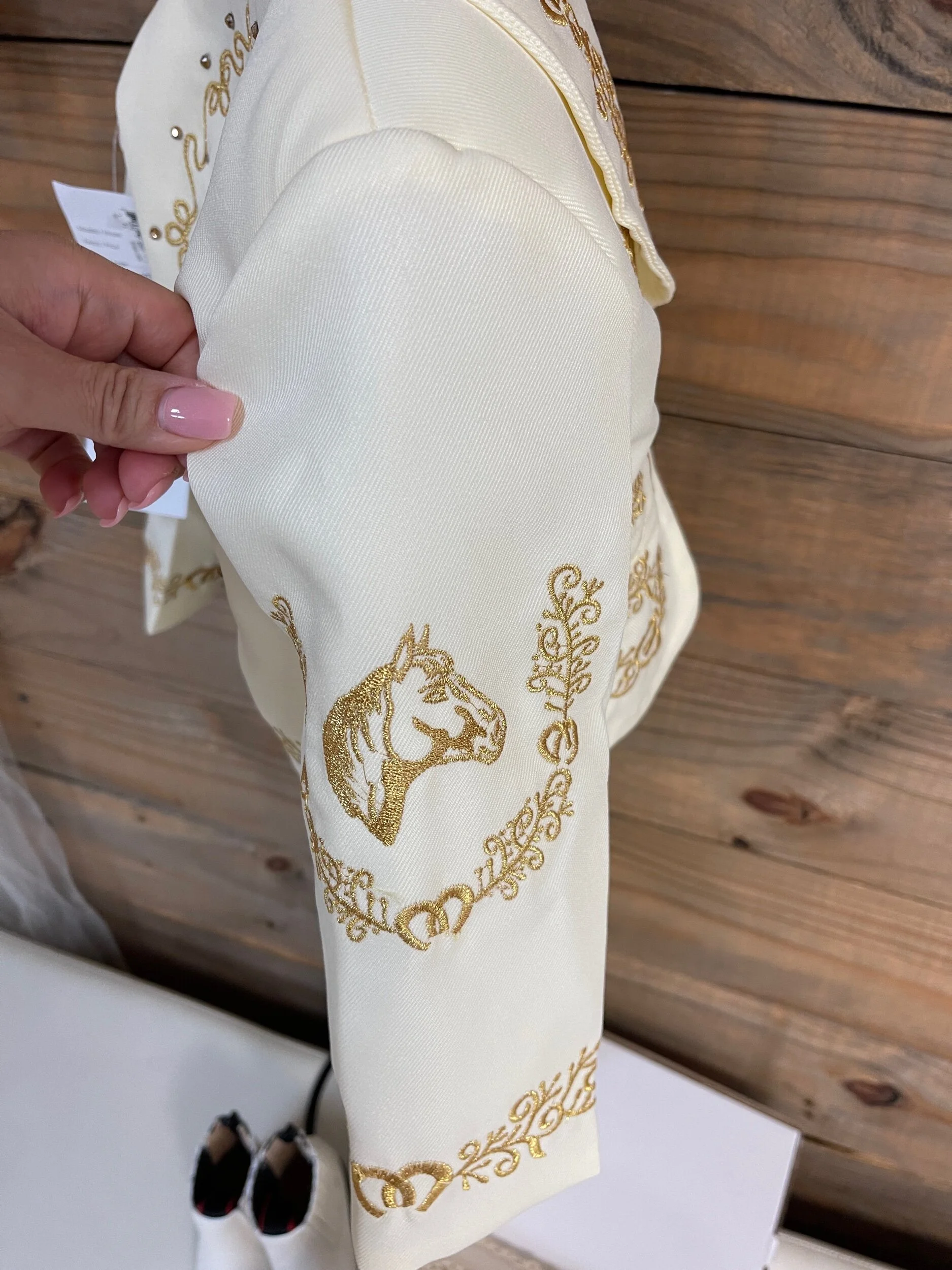 8CFD1D55-FE40-45EC-A0EA-C9700A3A79C4