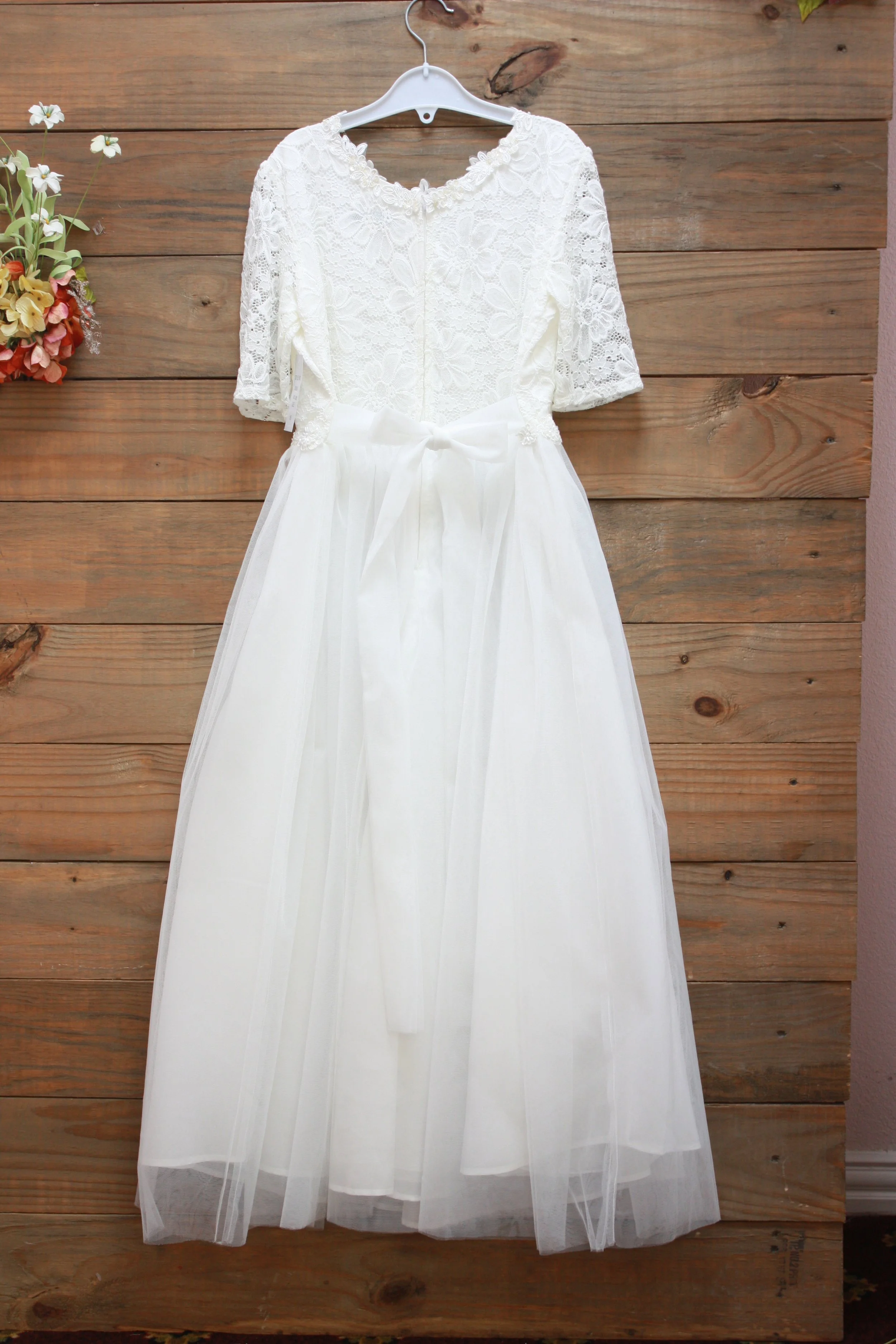 4054 size 16 Ivory