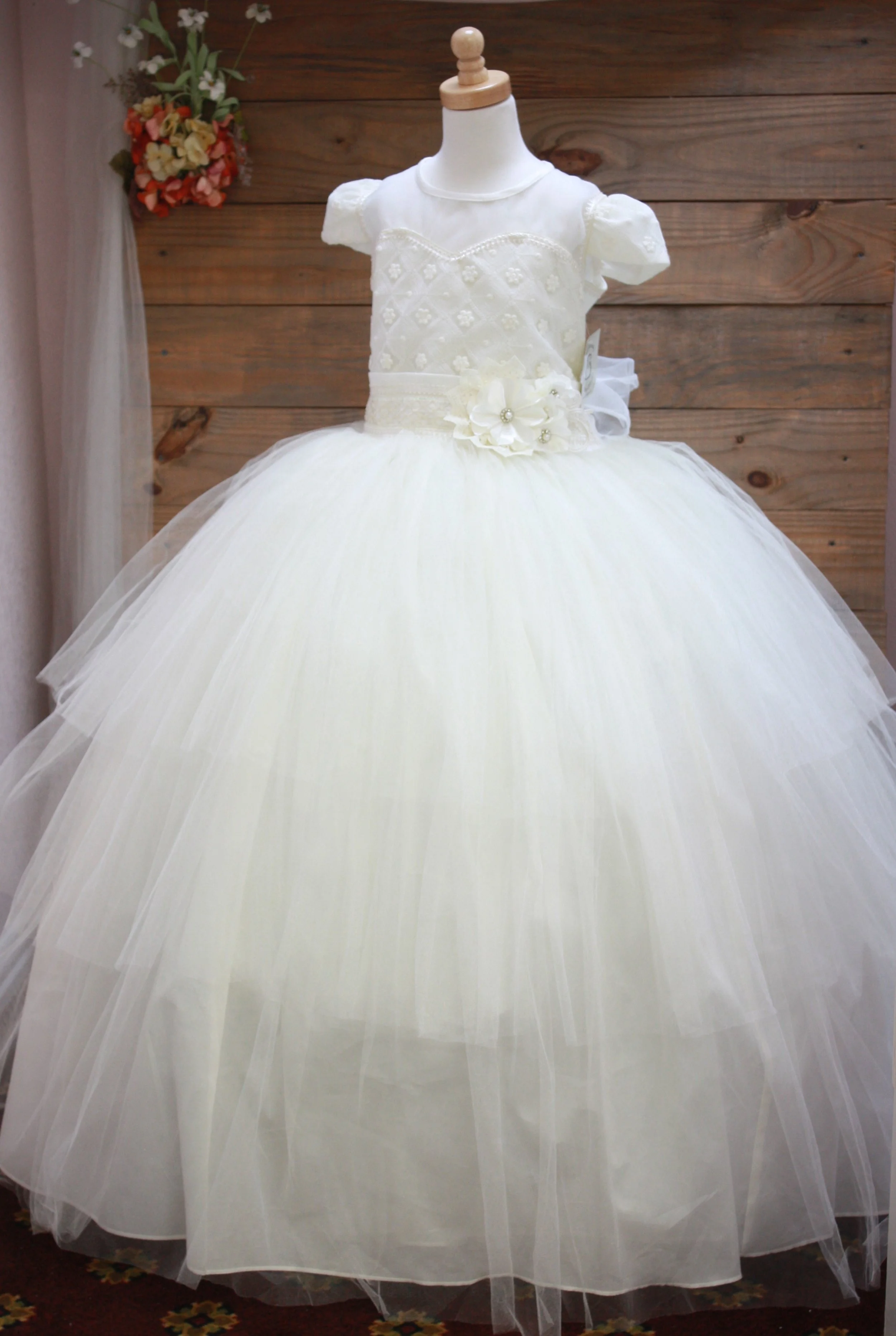 2462 only sz. 14 Ivory