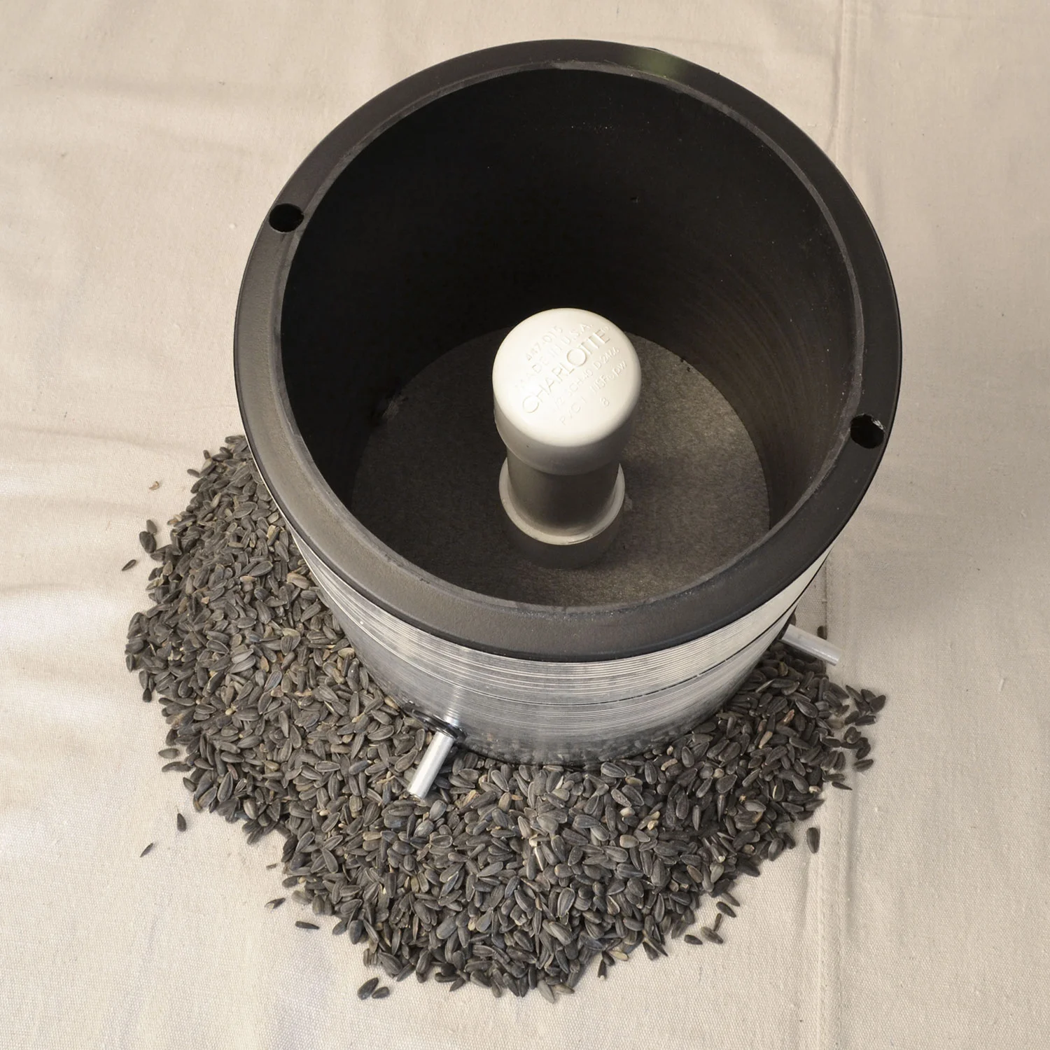 8in-bin-feeder-interior.jpg