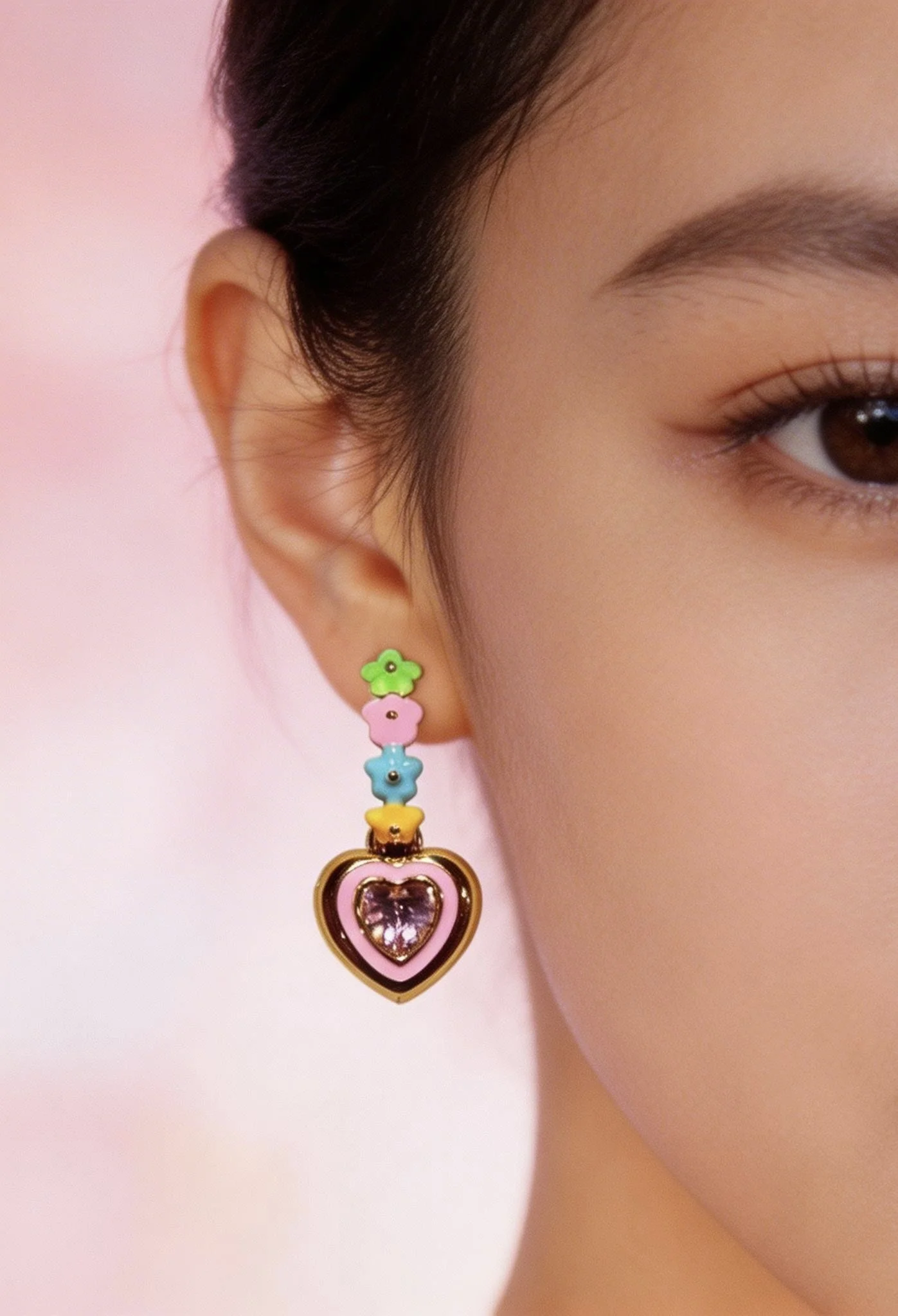 NOTTE_FIORI LOVE EARRINGS MODEL1.jpg