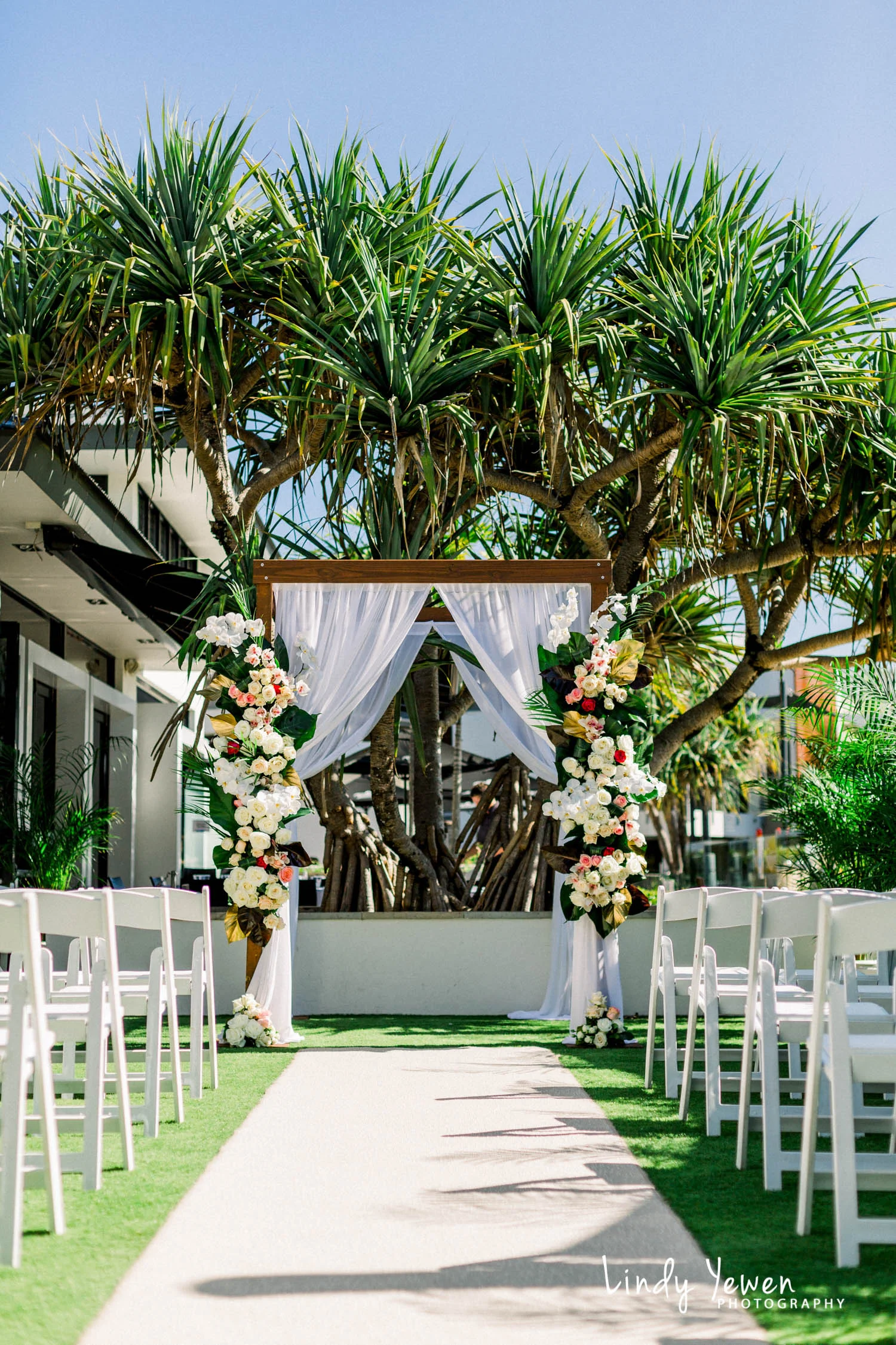 Noosa-RACV-Weddings-Eileen-Tim 11.jpg