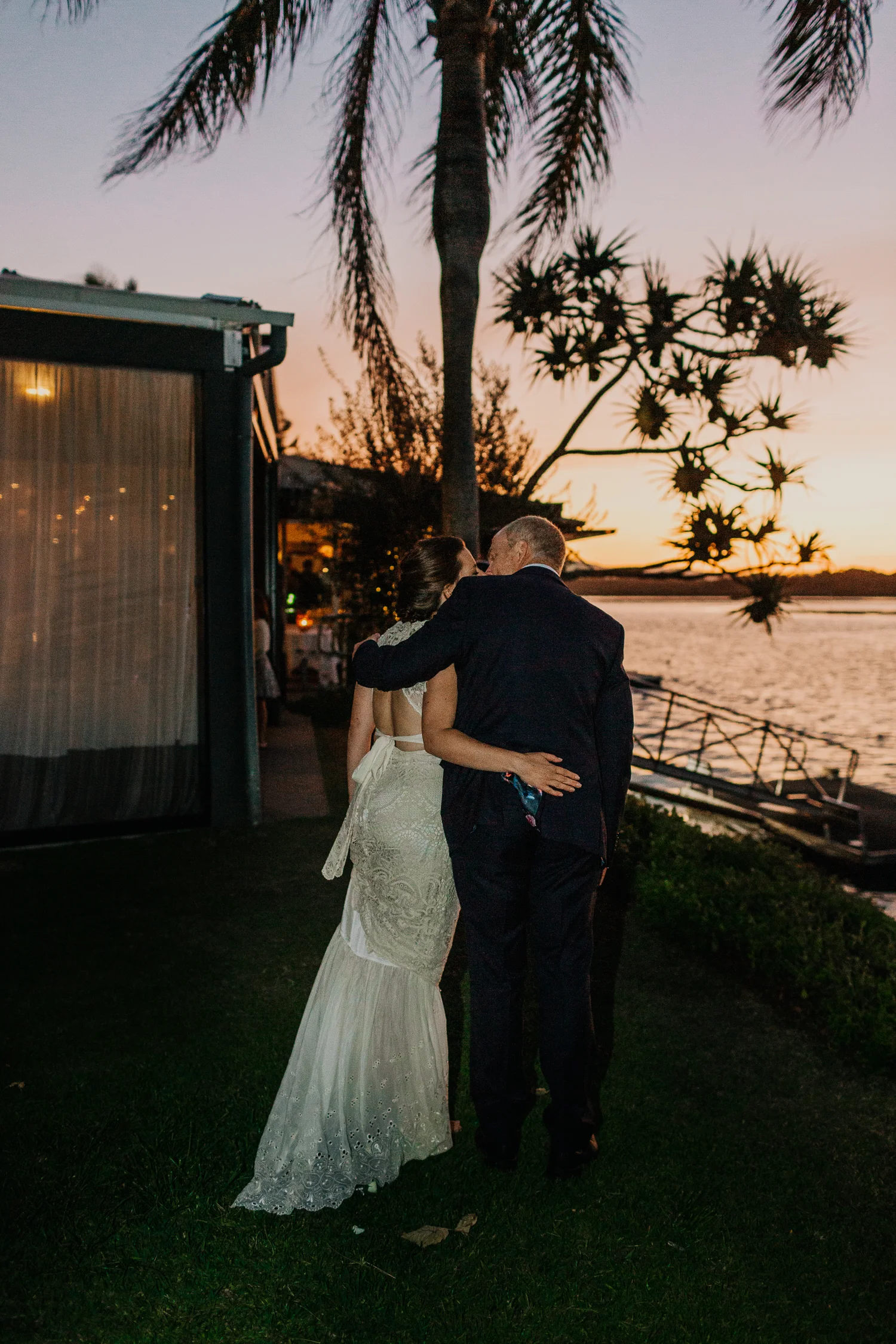 Sunset-wedding-Anneliese-Owen 159.jpg