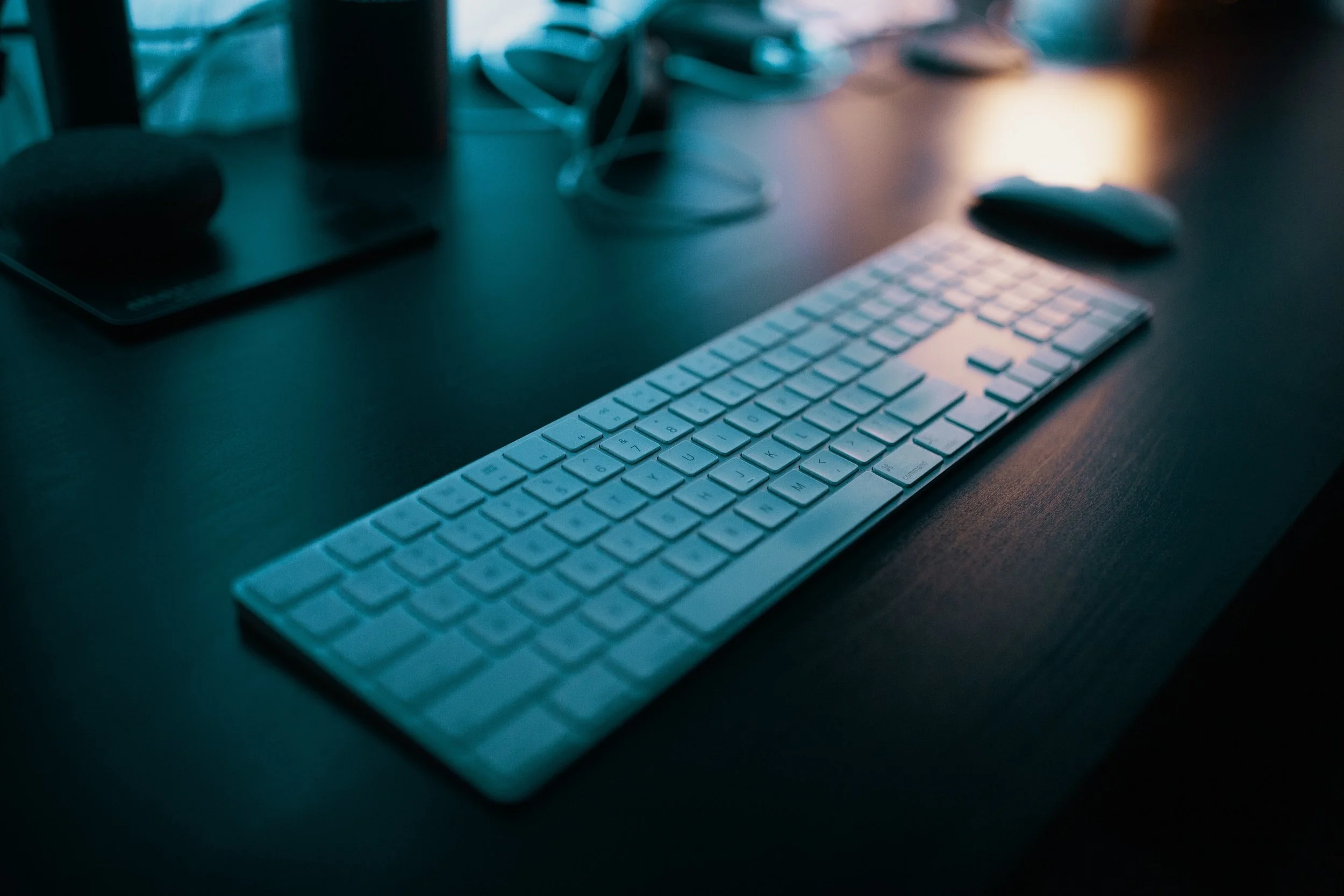 computer-keyboard-conceptual-connection-1714205.jpg