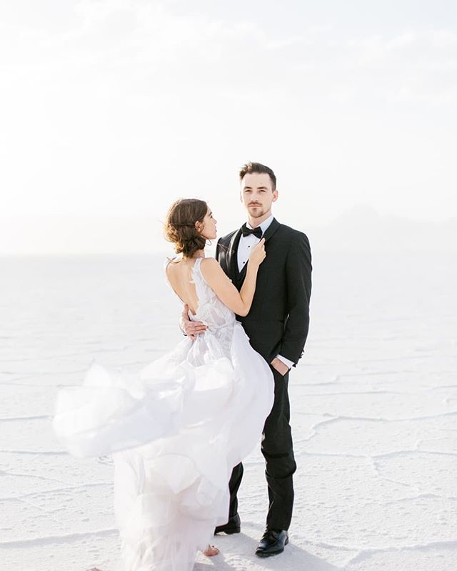 Give me all the windy dress shots!
⠀⠀⠀⠀⠀⠀⠀⠀⠀
photo: @tiffanysangsterphotography
flowers: @bushelandapeckfloral
hmua: @kellimillerbeauty
accessories: @edenluxebridal
model: @_jennlish_
dress: #nataliewynndesign

#bridal #weddingdress #bridals #utahwed