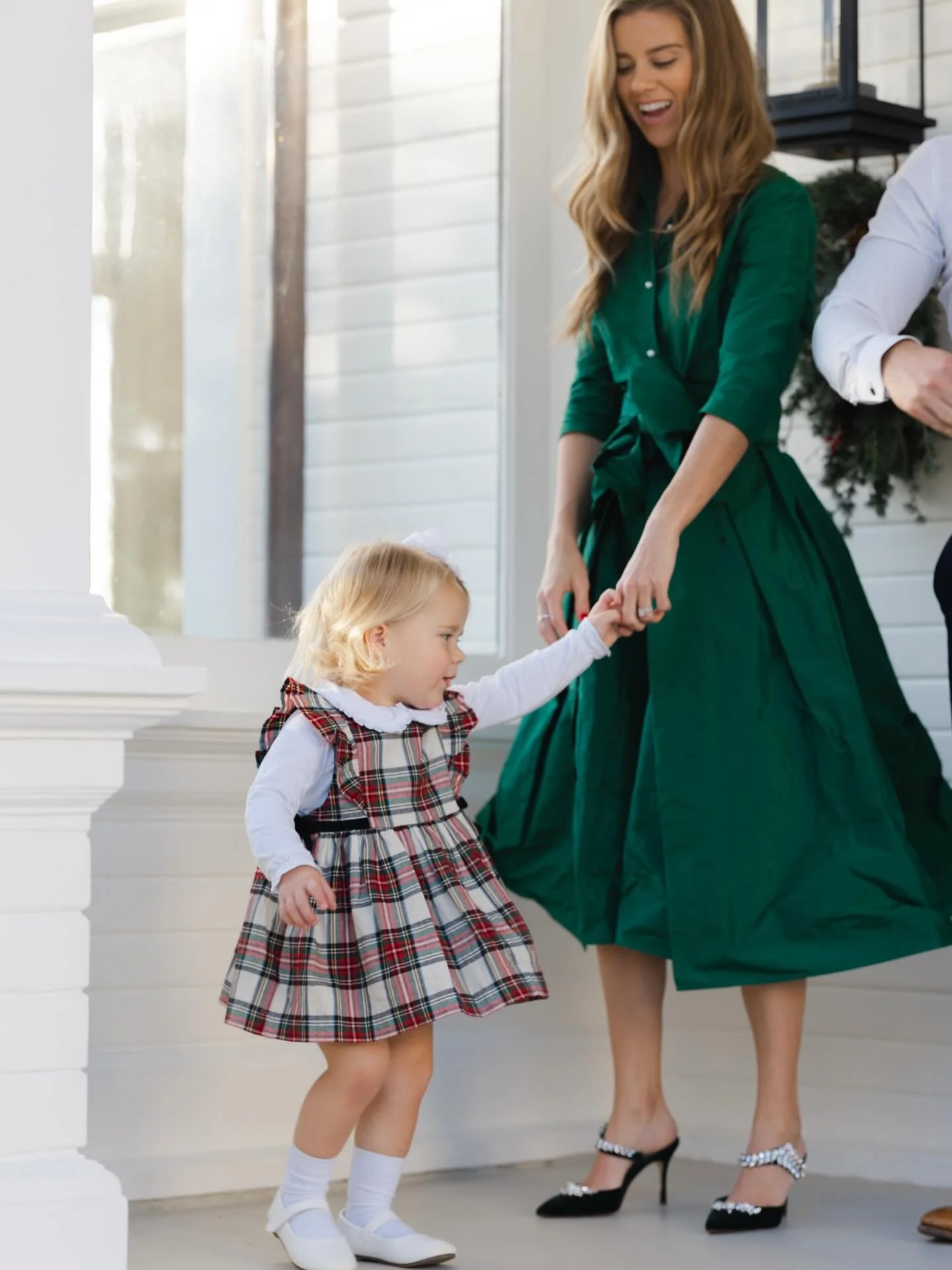 Tis&rsquo; the season to savor the little moments and lean into the traditions that make the holidays feel so magical. Swipe for some of my favorites &mdash; from the cocktail I&rsquo;m mixing to the movie playing in the background in hopes they add 