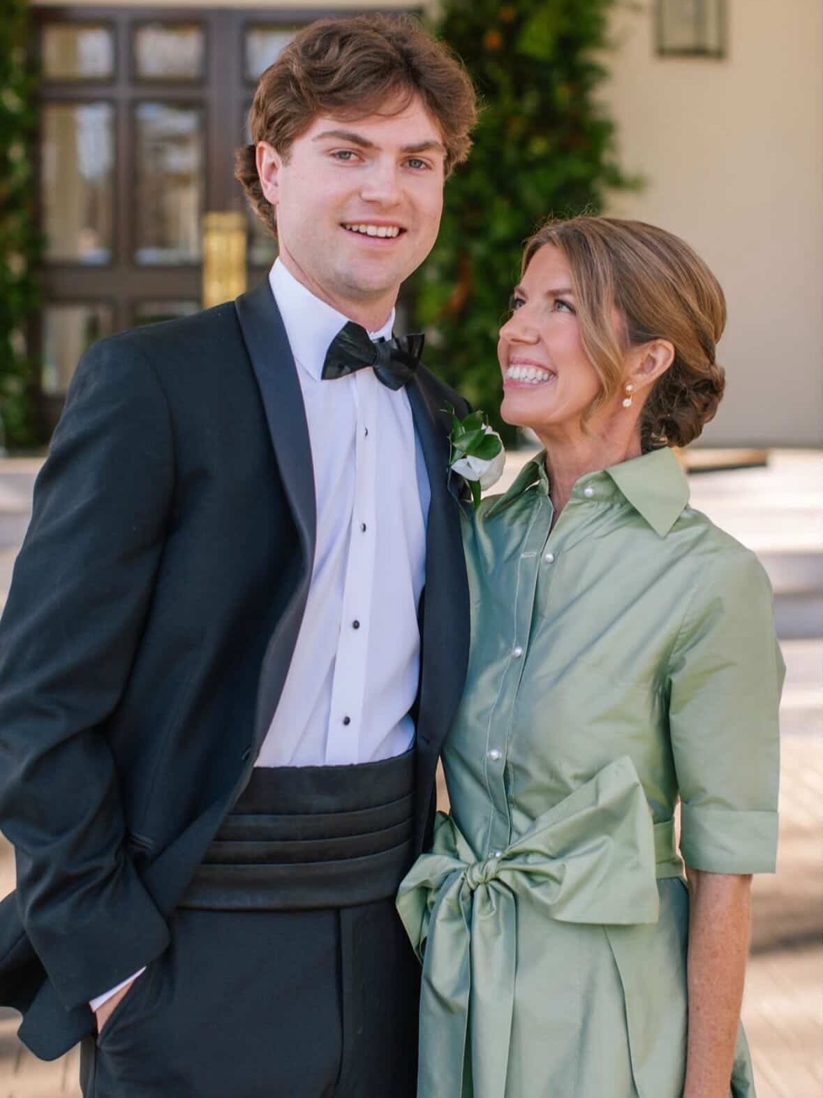 the mother of the groom&hellip; a role filled with so much love!

honored to be apart of such a meaningful moment. @amyhumphrieslee seen wearing our Effortlessly Elegant gown in &lsquo;soft sage&rsquo;. stunning! #LucianaEmilia 

Gown: @lucianaemilia