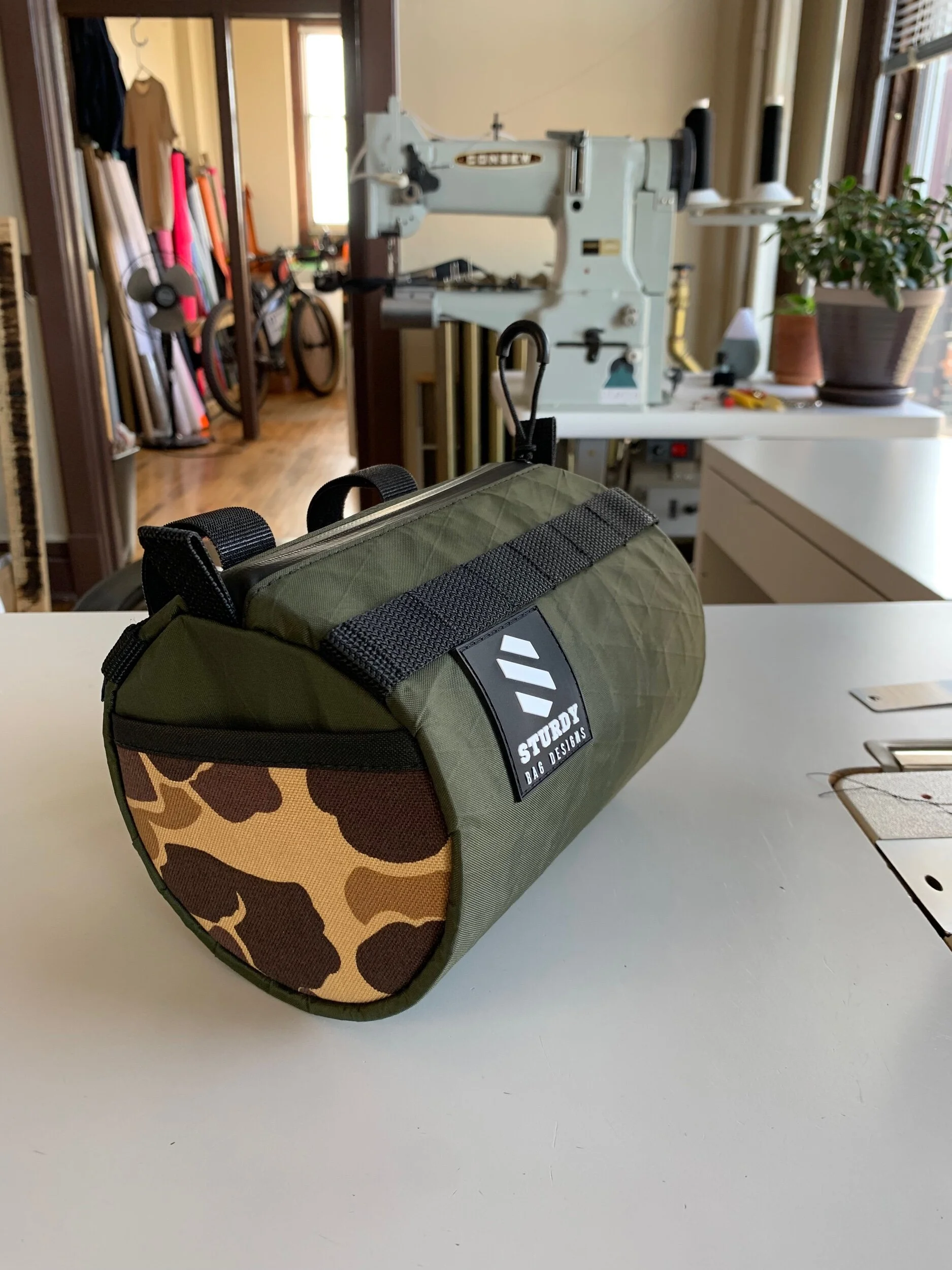 deluxe bar bag olive duck camo.jfif