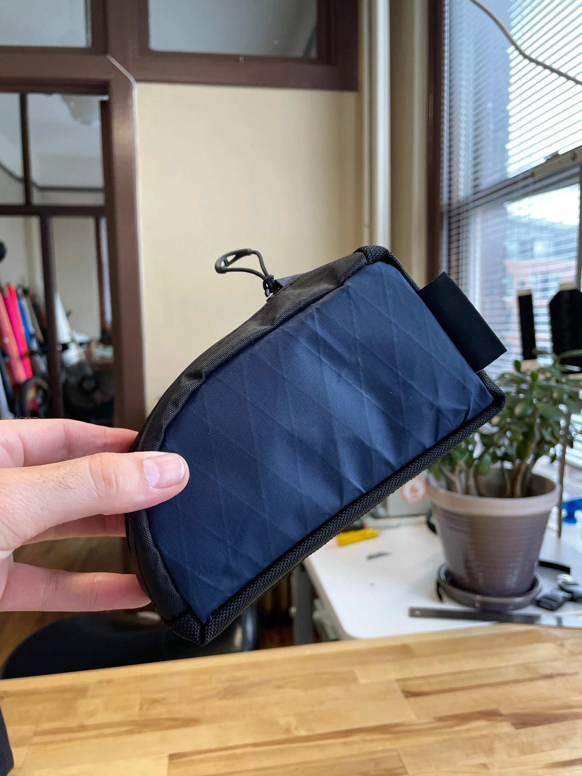 E22D443F-2F9F-431E-887B-F5FAF454EE43