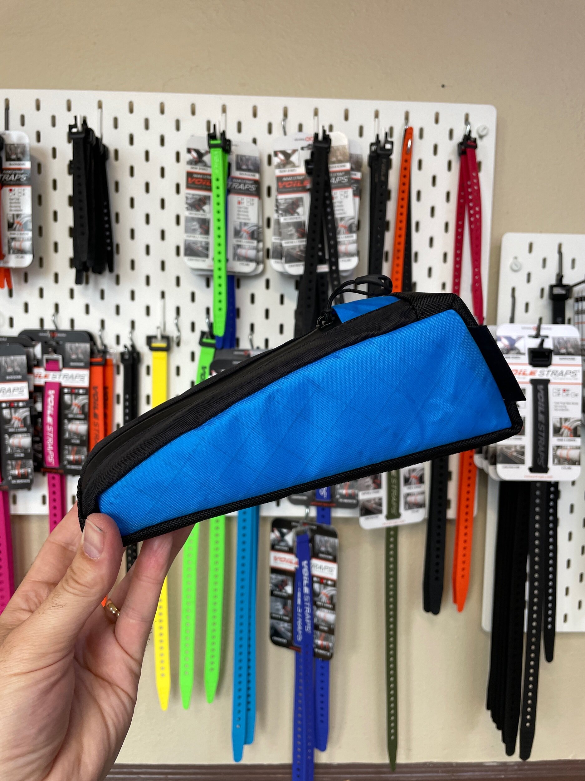 E6486472-78B0-41C3-9D40-49CF8D299E7C