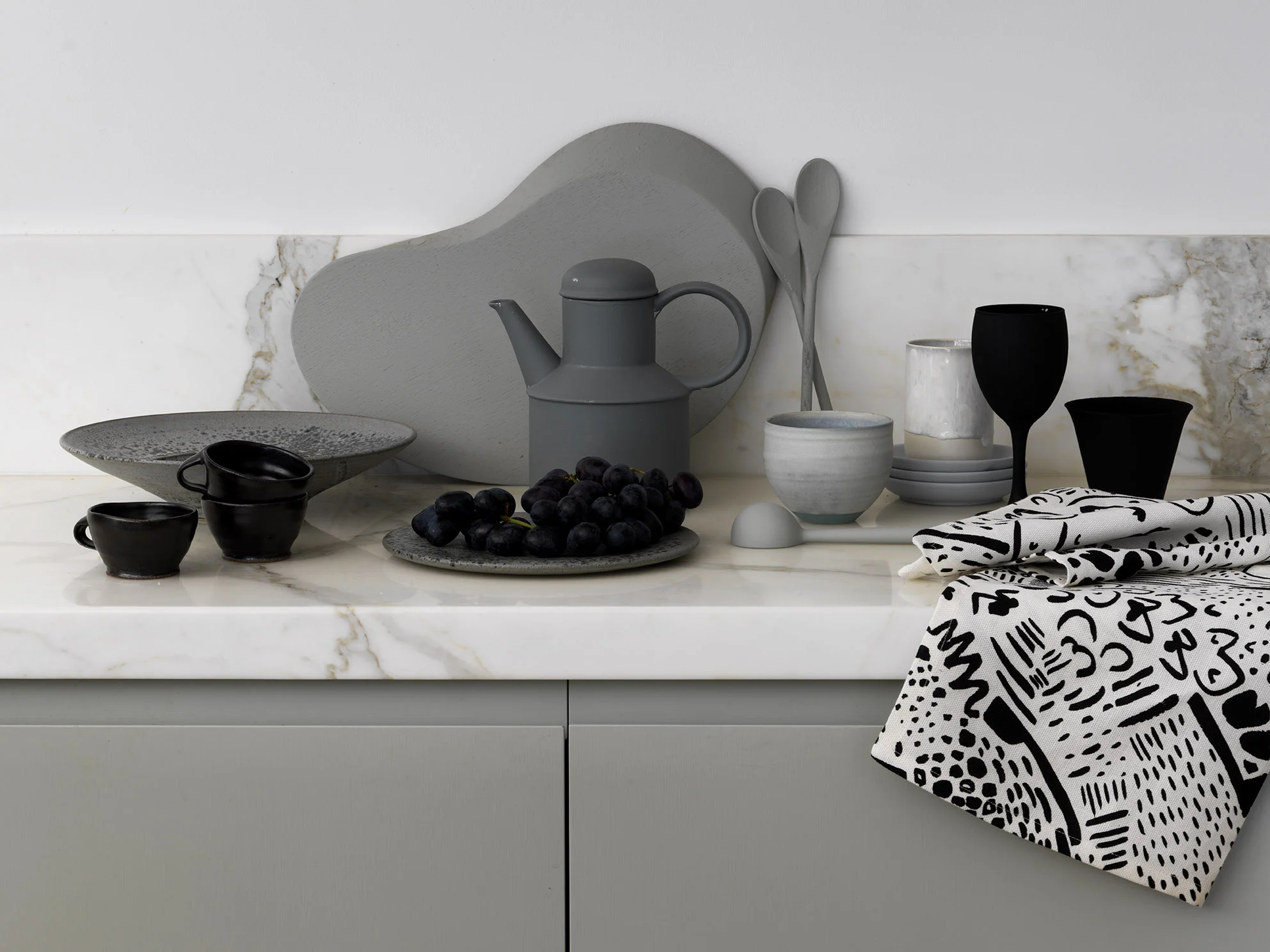kk-campaign-teatowel-pompom-black-4.jpg